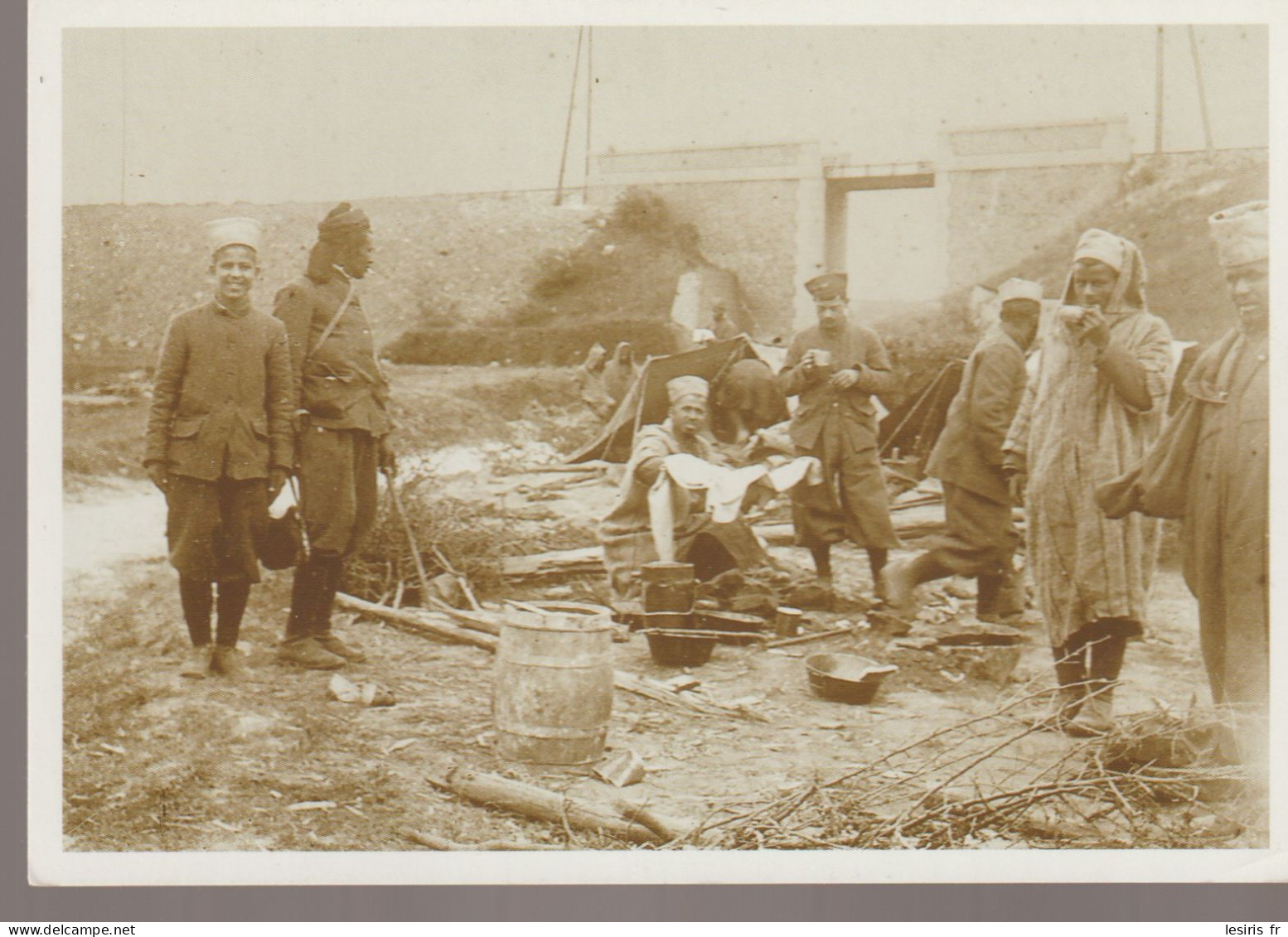 C.P. - PHOTO - VISION DE GUERRE - 1914 - 1918 - BIVOUAC MAROCAIN - VG 12 - VOIR ET COMPRENDRE - Guerre 1914-18