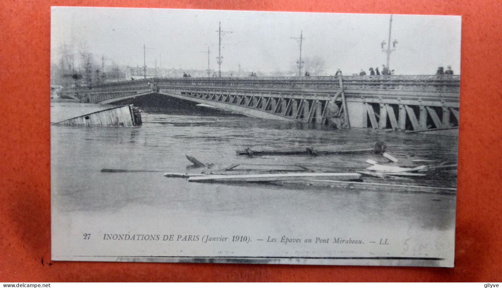 CPA (75) Inondations De Paris.1910. Les épaves Au Pont Mirabeau. (7A.784) - Paris Flood, 1910