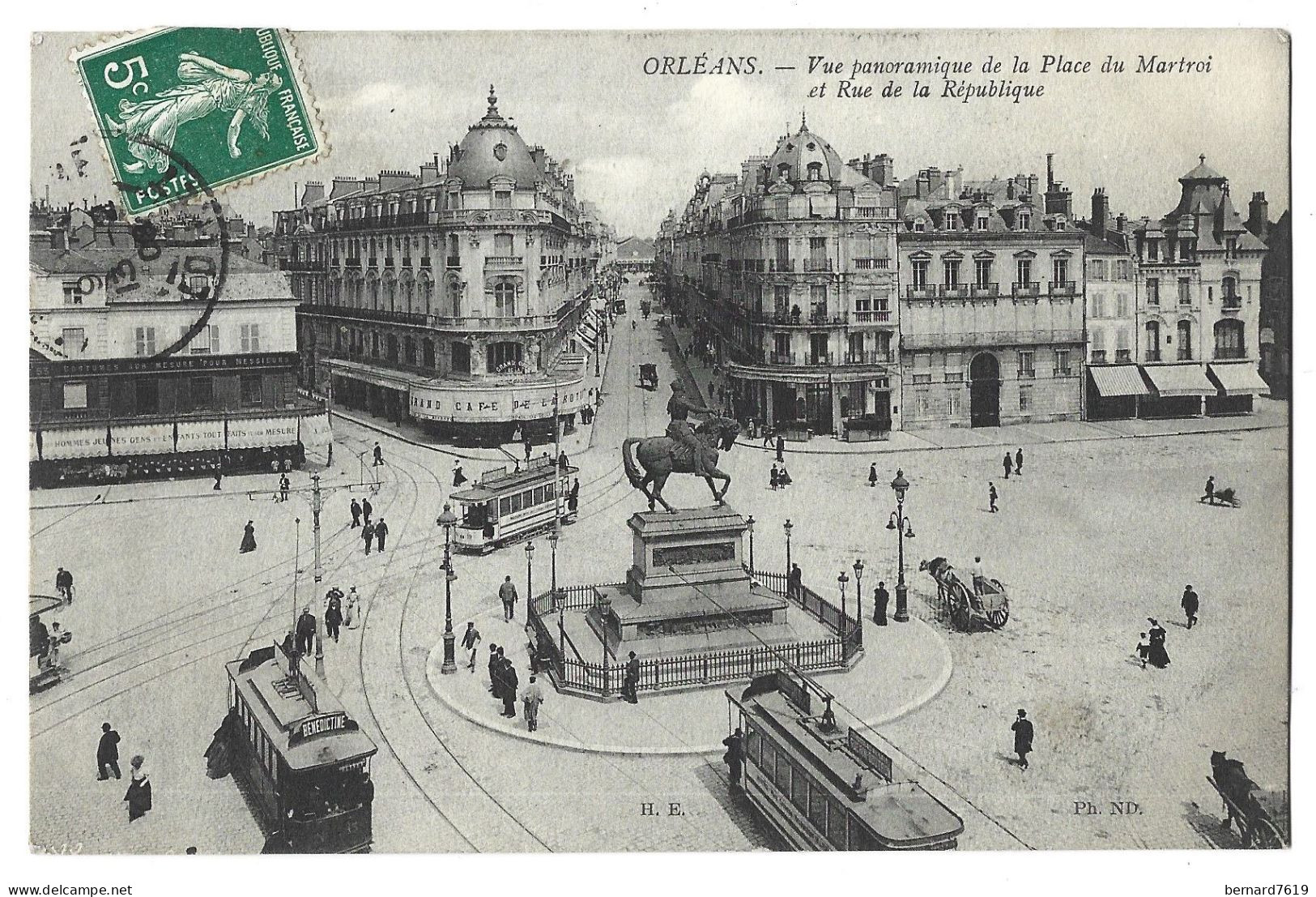 45 Orleans - Vue Panorazmique De La Place Du Martroi Et Rue De La Republique - Orleans