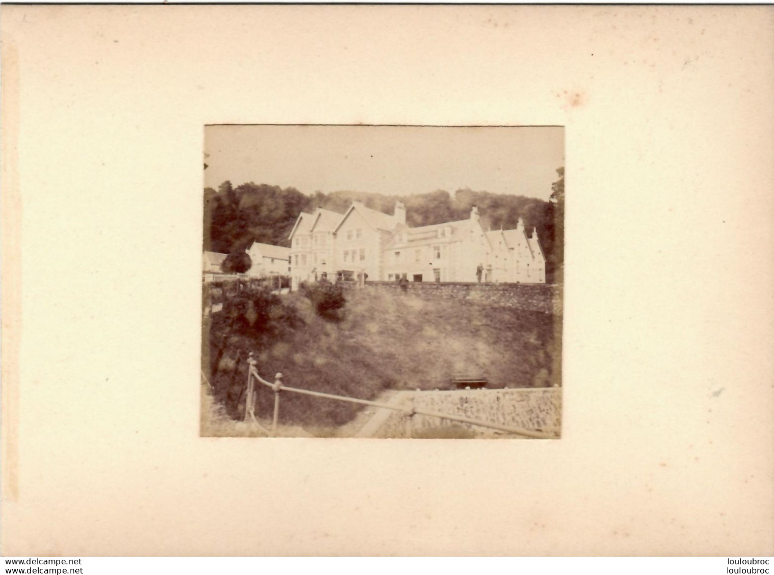 LAC LOMOND ECOSSE HOTEL D'INVERSNAID FIN 19e PHOTO ORIGINALE DE 8.50X7 CM COLLEE SUR CARTON 18X13CM - Old (before 1900)