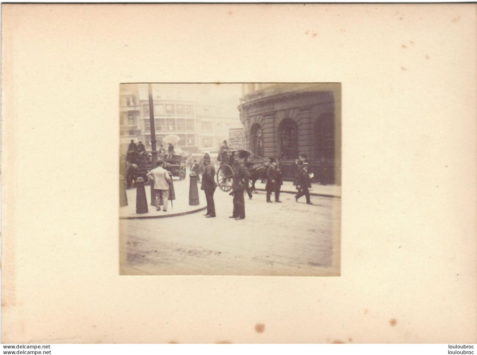 LONDRES KING WILLIAM CIRCUS  FIN 19e PHOTO ORIGINALE DE 8.50X7 CM COLLEE SUR CARTON 18X13CM - Old (before 1900)