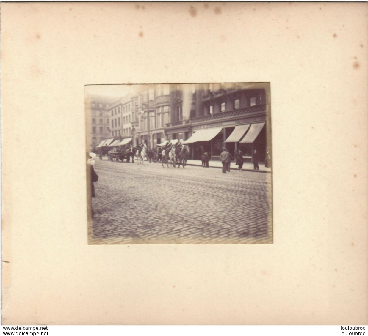 EDIMBOURG PRINCES STREET CAVALERIE FIN 19e PHOTO ORIGINALE SUR CARTON 16 X 14 CM FORMAT PHOTO 8.50 X 7 CM R1 - Antiche (ante 1900)