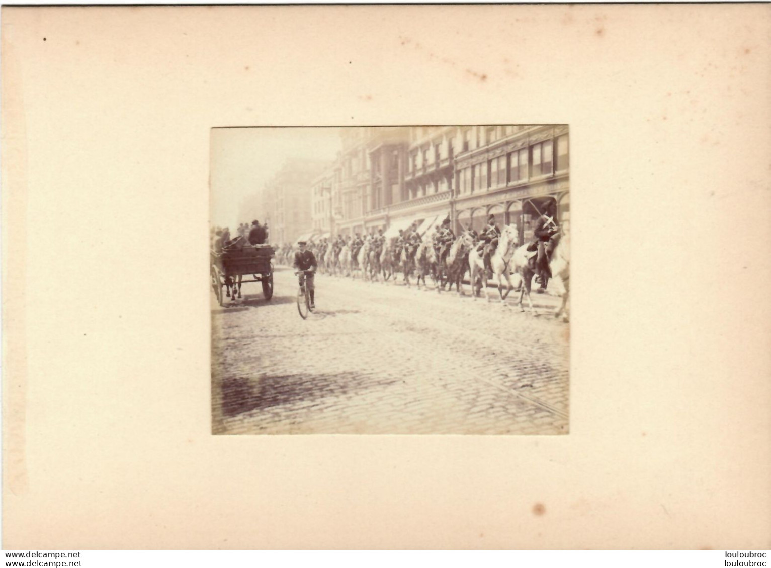EDIMBOURG ECOSSE PRINCES STREET CAVALERIE FIN 19em PHOTO ORIGINALE 8.50X7CM SUR CARTON DE 18X13CM - Anciennes (Av. 1900)
