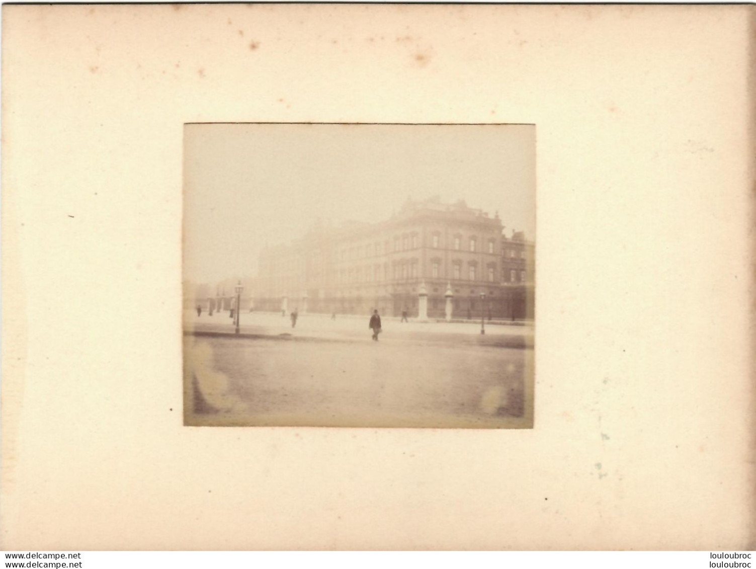 LONDRES PALAIS DE BUCKINGHAM   FIN 19em PHOTO ORIGINALE  8.50X7CM  COLLEE SUR CARTON DE 18X13CM - Old (before 1900)