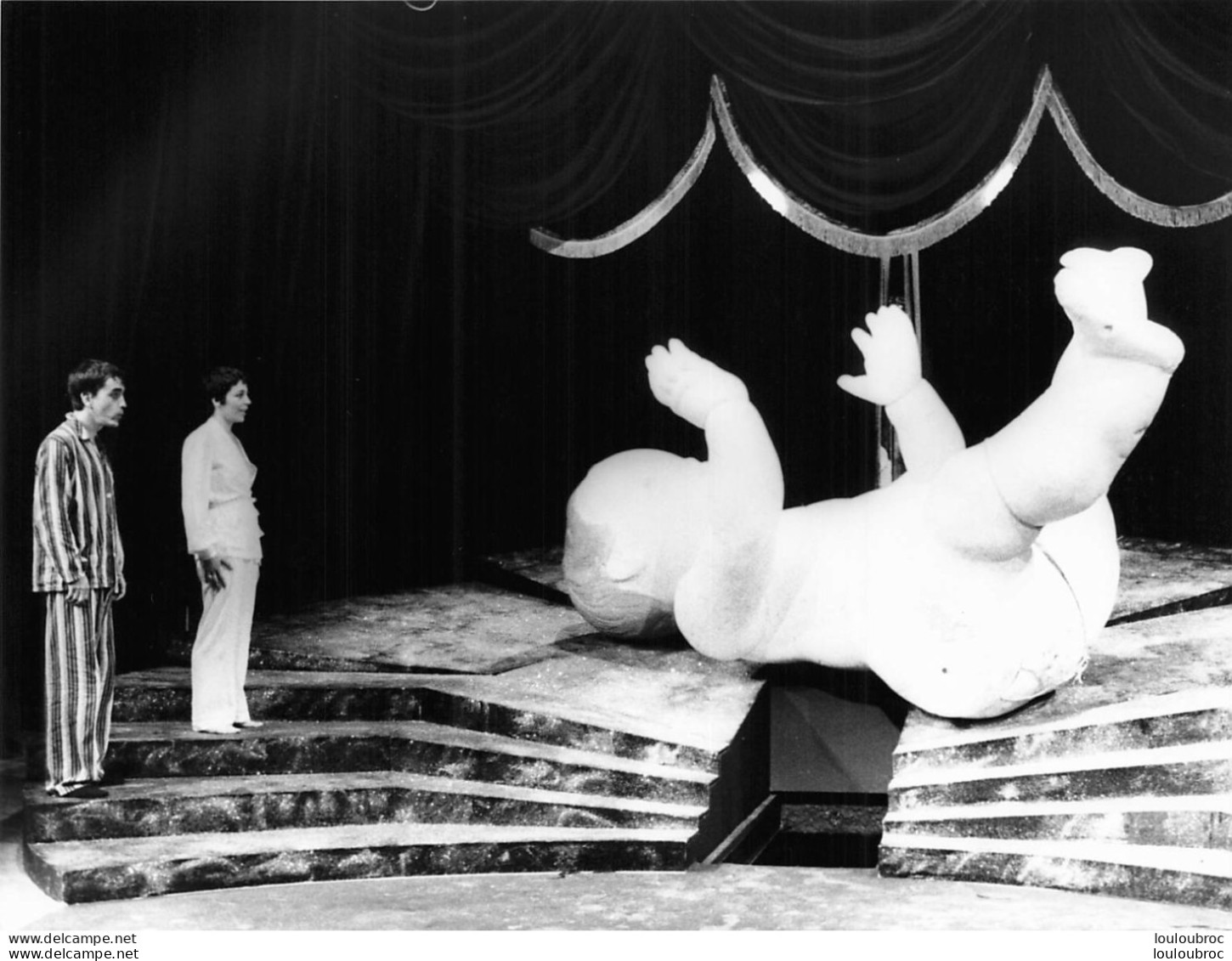 THEATRE LES MYSTERES DE L'AMOUR DE ROGER VITRAC REPRESENTATION A AVIGNON 1980 PHOTO ORIGINALE 20X15CM R6 - Célébrités