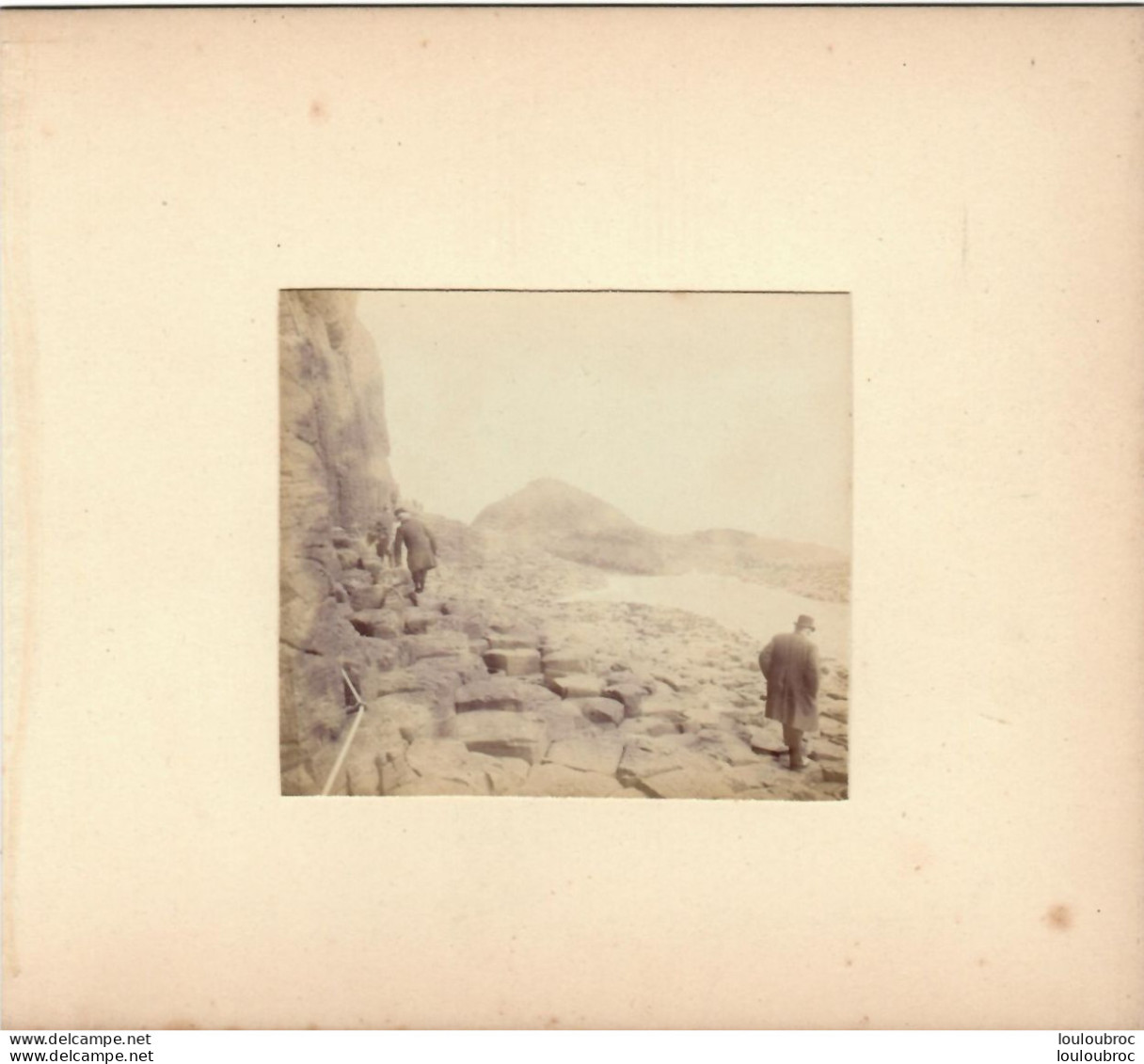 ILE DE STAFFA HEBRIDES ECOSSE FIN XIXe SIECLE PHOTO ORIGINALE SUR CARTON DE16.50X15CM FORMAT DE LA PHOTO 8.50X7CM - Oud (voor 1900)
