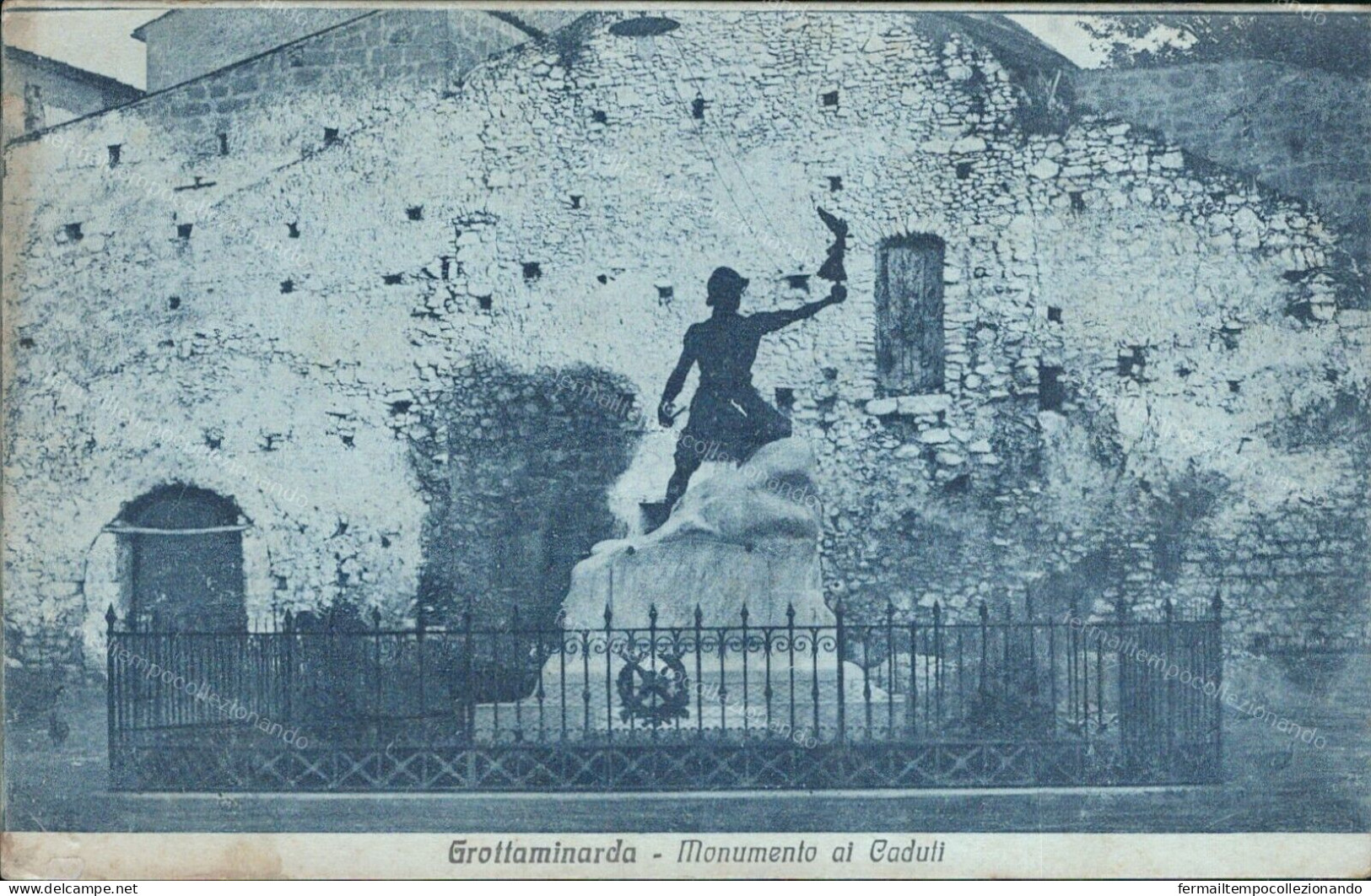 Cs528  Cartolina Grottaminarda Monumento Ai Caduti Provincia Di Benevento 1931 - Benevento
