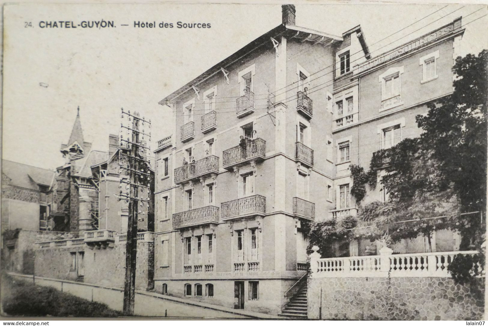 C. P. A. : 63 : CHATEL GUYON : Hôtel Des Sources, Timbre En 1923 - Châtel-Guyon