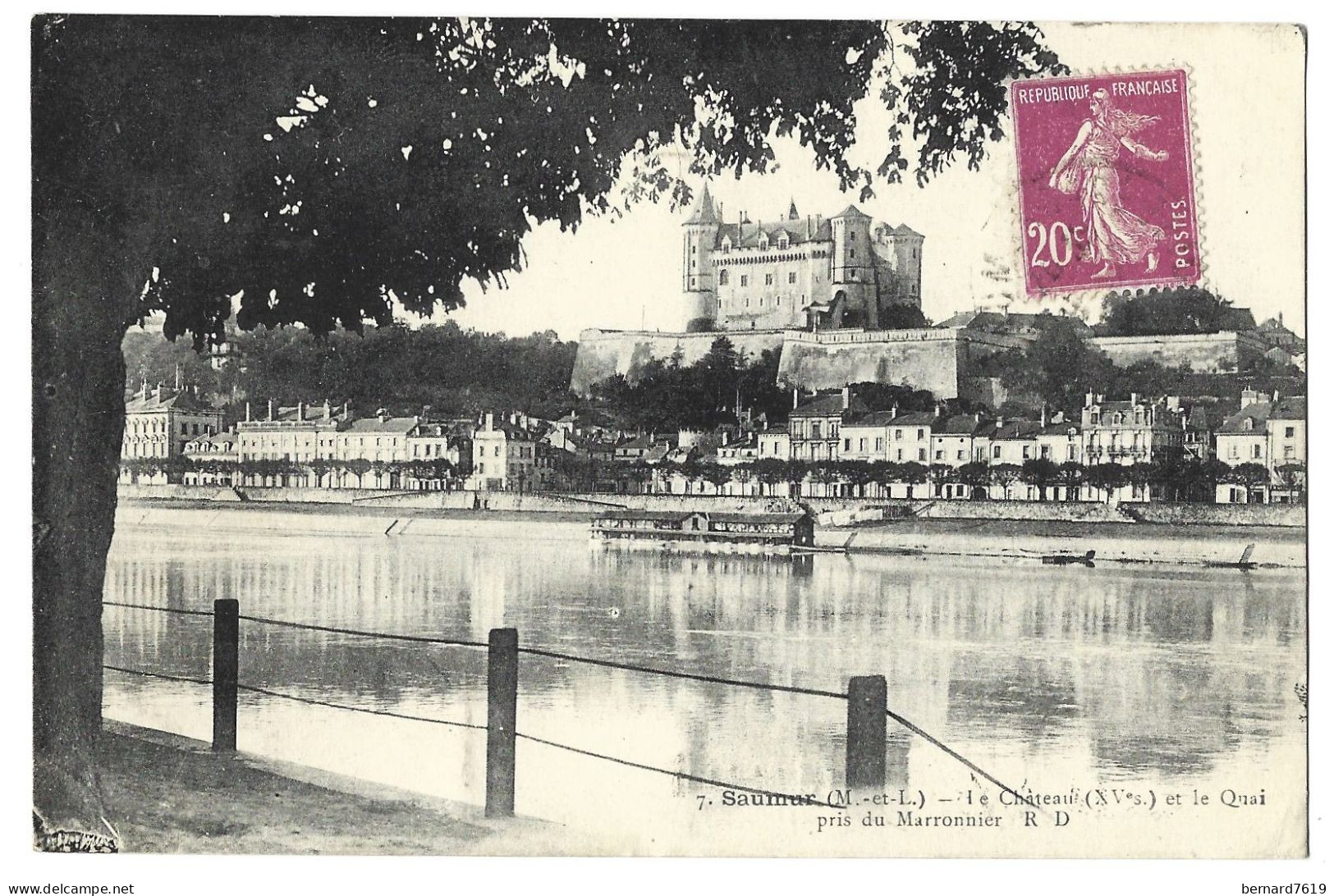 49  Saumur - Le Chateau  Et Le Quai Pris Du Marronniers - Saumur
