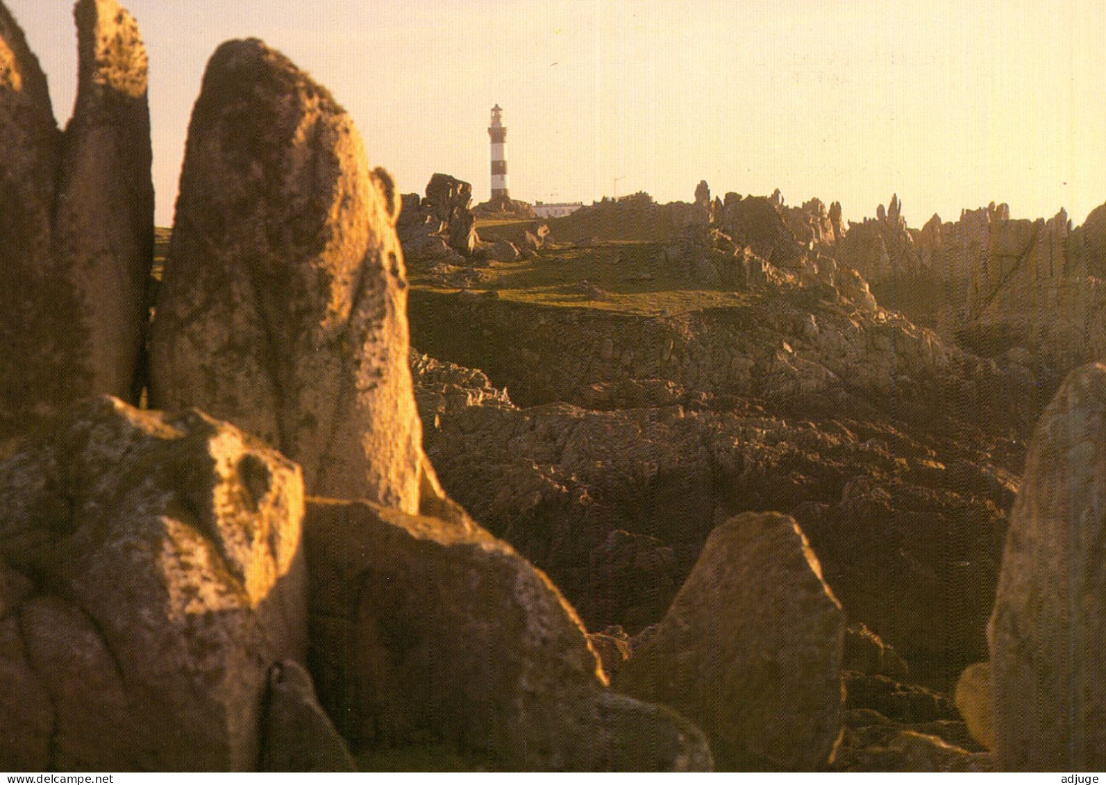 CPM-29- OUESSANT La Pointe Du CRÉAC'H à Marée Basse Et Le Phare TBE**2 Scans - Ouessant