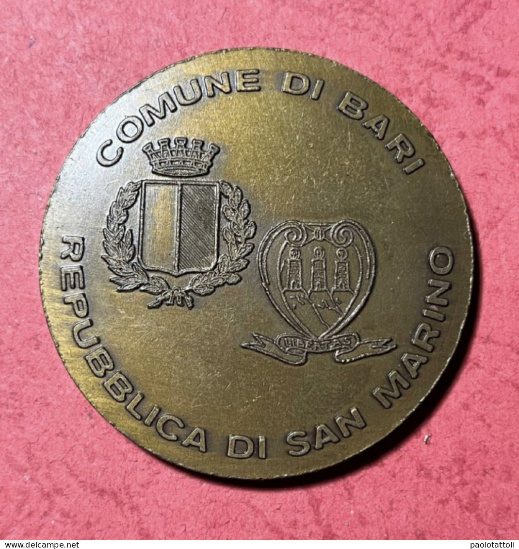 Medaglia Commemorativa- Dopolavoro Ferroviario Bari. 3^ Mostra Filatelica E Convegno. 21.4.1985. FILFER. Comune Di Bari - Professionnels/De Société