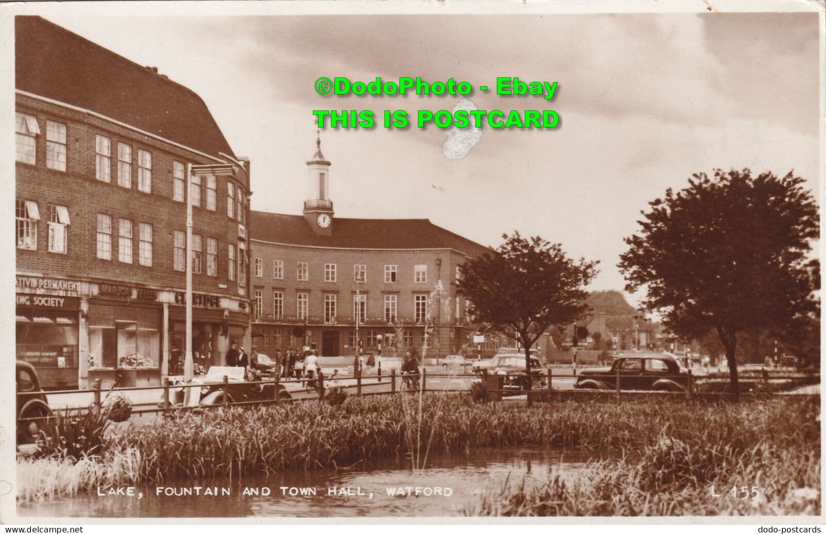 R359939 Watford. Lake. Fountain And Town Hall. Valentine. RP. 1957 - World