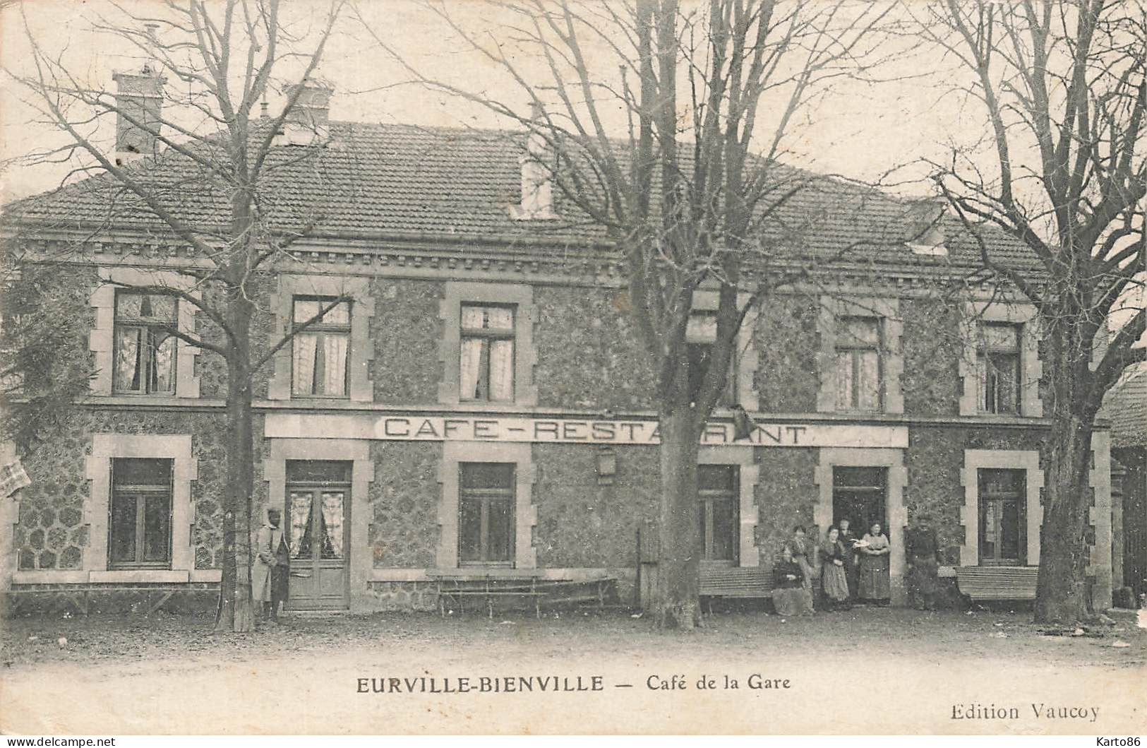 Eurville * Bienville * Façade Café Restaurant De La Gare * Villageois - Autres & Non Classés