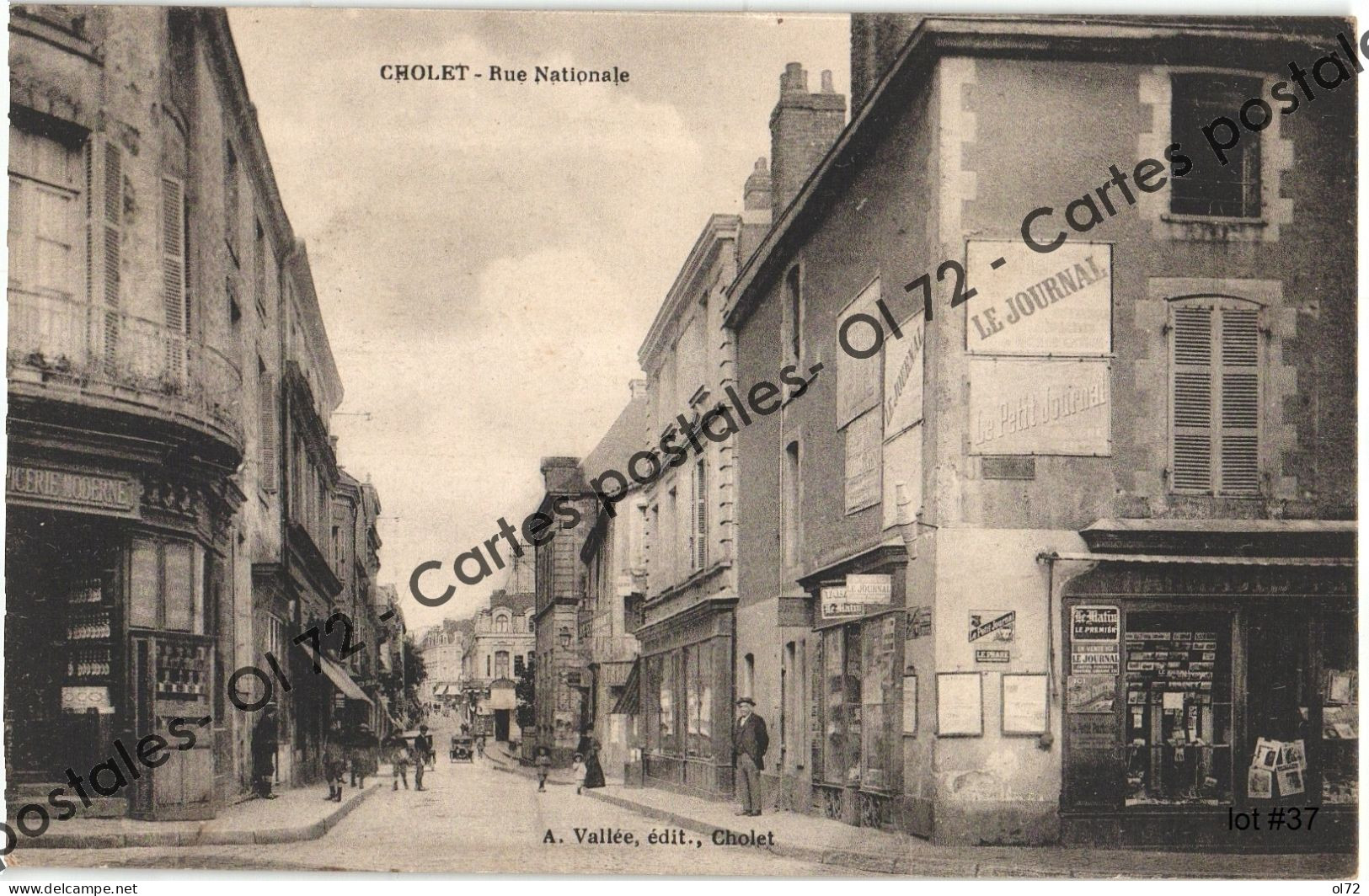 CPA [49] Maine Et Loire > Cholet - Rue Nationale - Animée -épicerie Moderne - Pubs Le Journal Le Petit Journal Le Matin. - Cholet