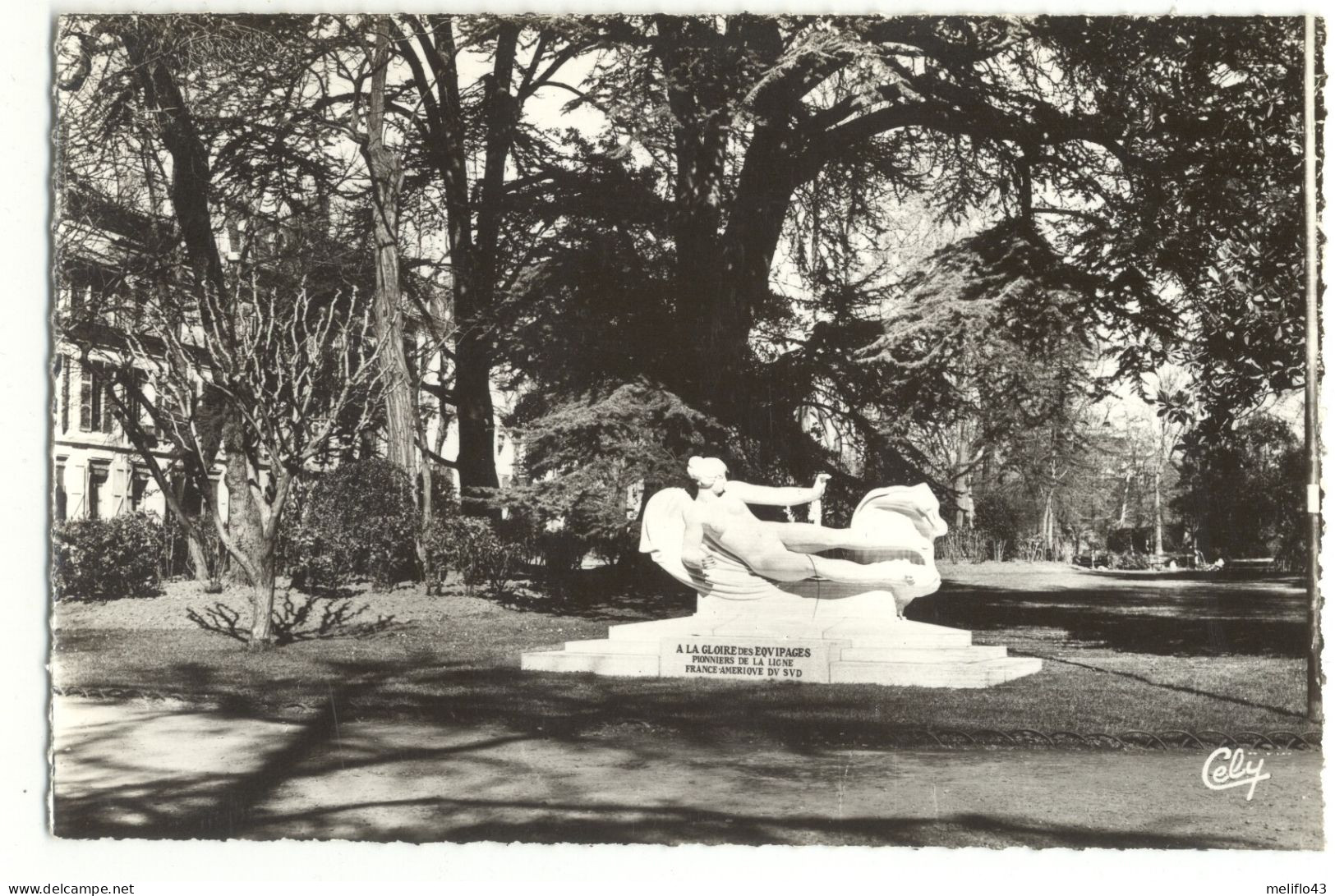 31/ CPSM - Toulouse - Un Coin Du Jardin Royal - Toulouse