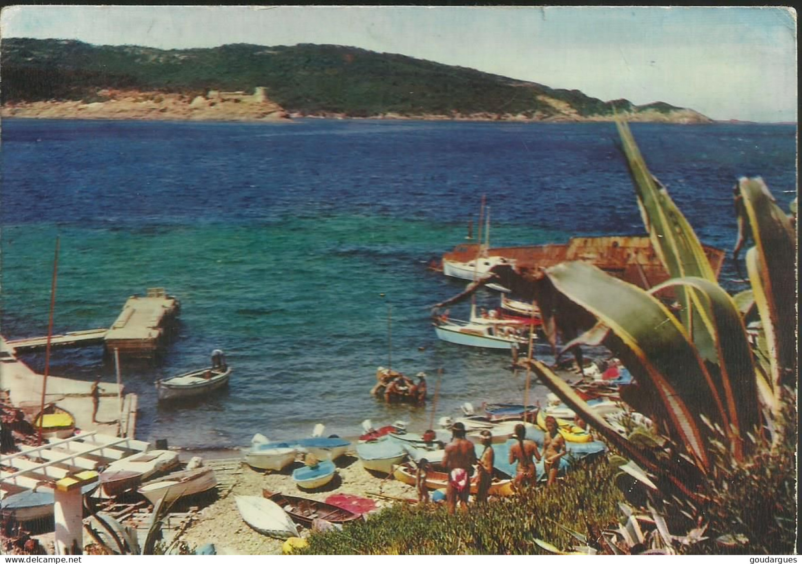 Ile Du Levant - Le Port - Perspective Sur Port-Cros - (P) - Sonstige & Ohne Zuordnung