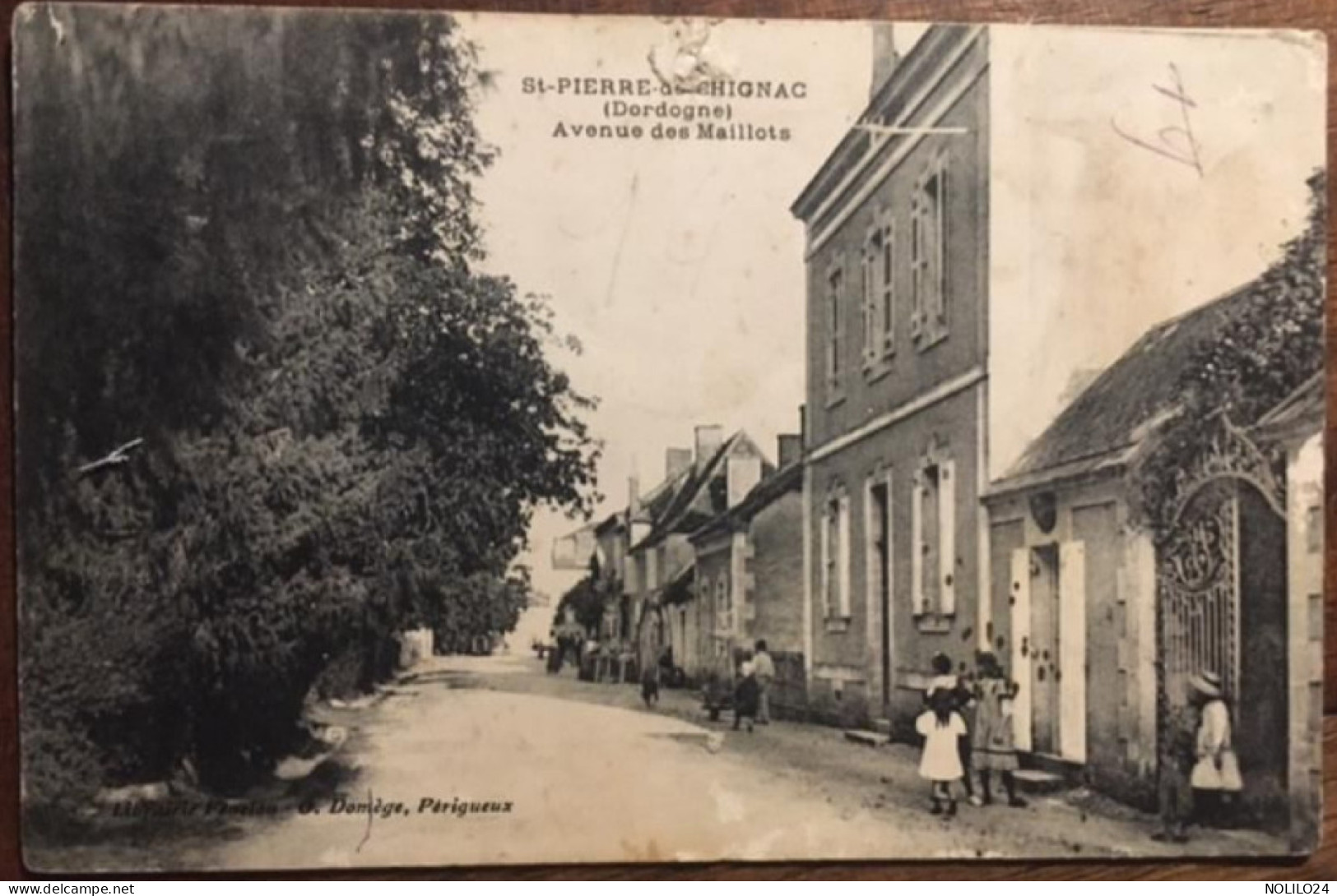 Cpa 24 Dordogne, St Pierre De Chignac, Avenue Des Maillots, Animée, éd Domège, écrite - Andere & Zonder Classificatie