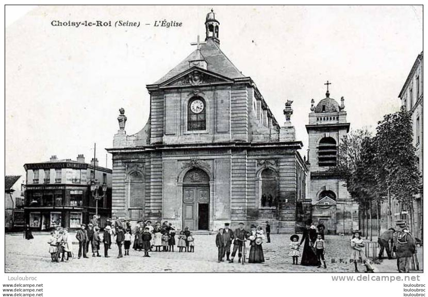 94 CHOISY LE ROI L'EGLISE TRES ANIMEE COIN HAUT GAUCHE COUPE - Choisy Le Roi