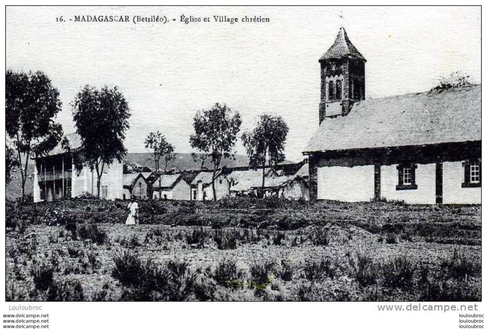 MADAGASCAR BETSILEO EGLISE ET VILLAGE CHRETIEN - Madagascar