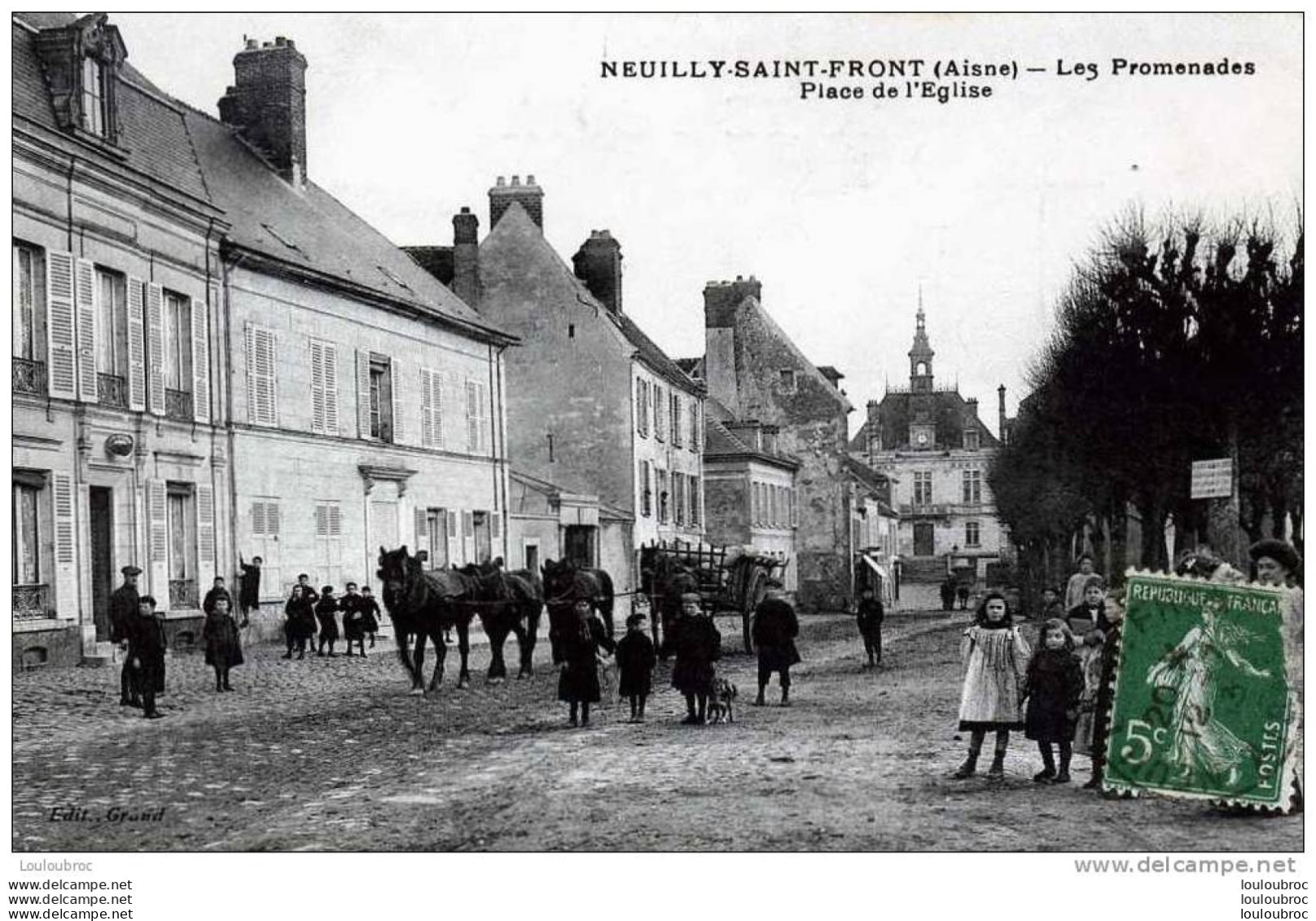 02 NEUILLY SAINT FRONT LES PROMENADES PLACE DE L'EGLISE - Autres & Non Classés