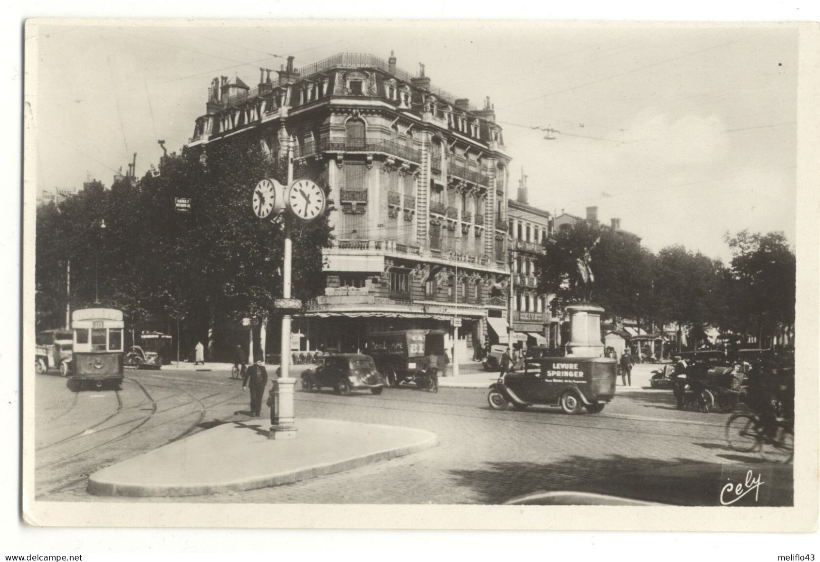 31/ CPSM - Toulouse - Place Jeanne D'Arc Et Carrefour Des Boulevards - Toulouse