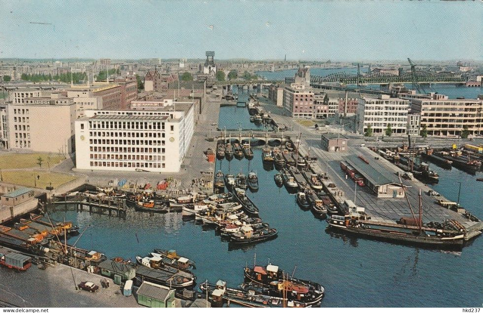 Rotterdam Gezicht Op Het Centrum Scheepvaart Verkeer      4820 - Rotterdam