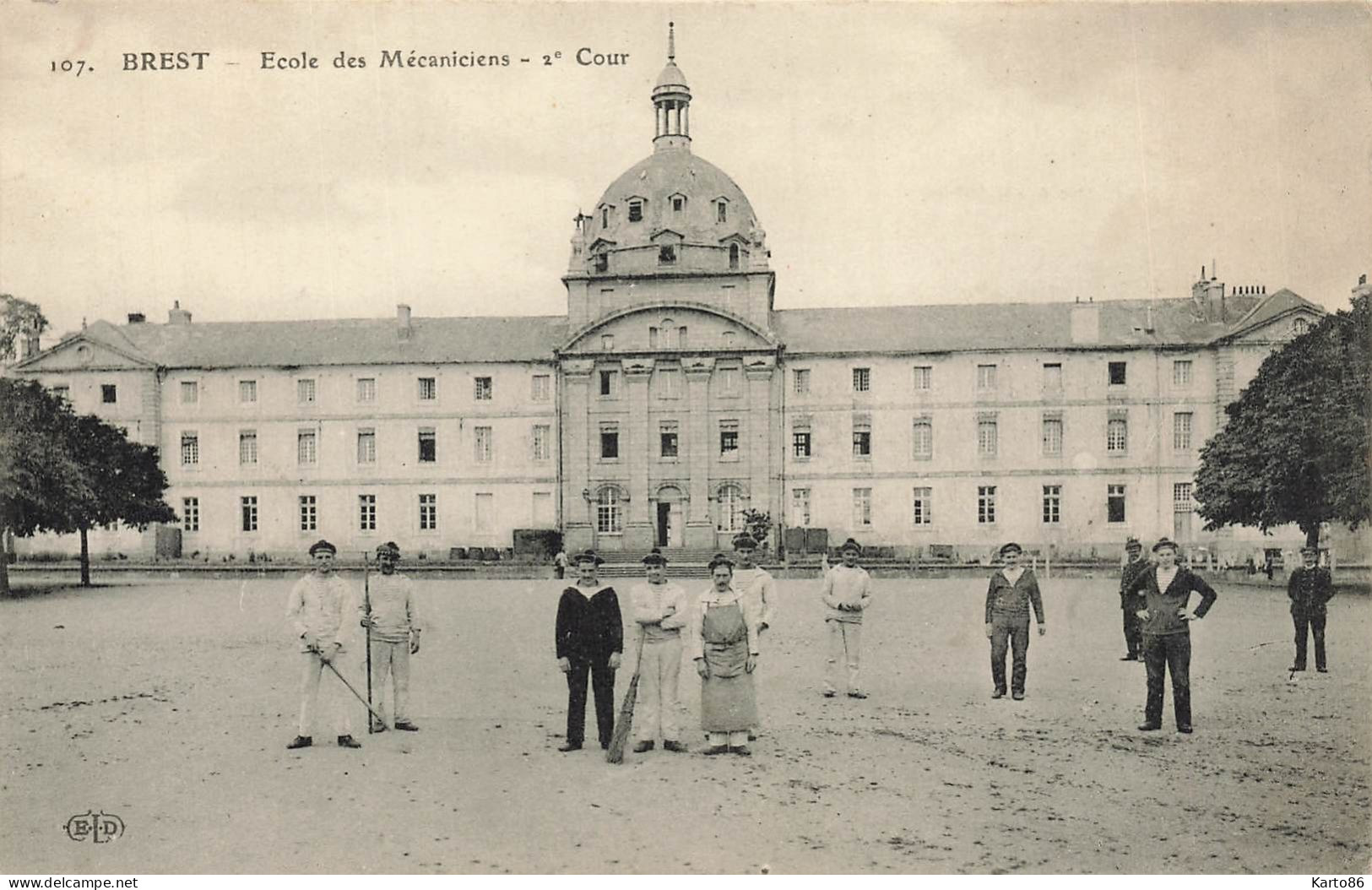 Brest * école Des Mécaniciens , 2ème Cour * + CACHET Marine Française Service à La Mer - Brest