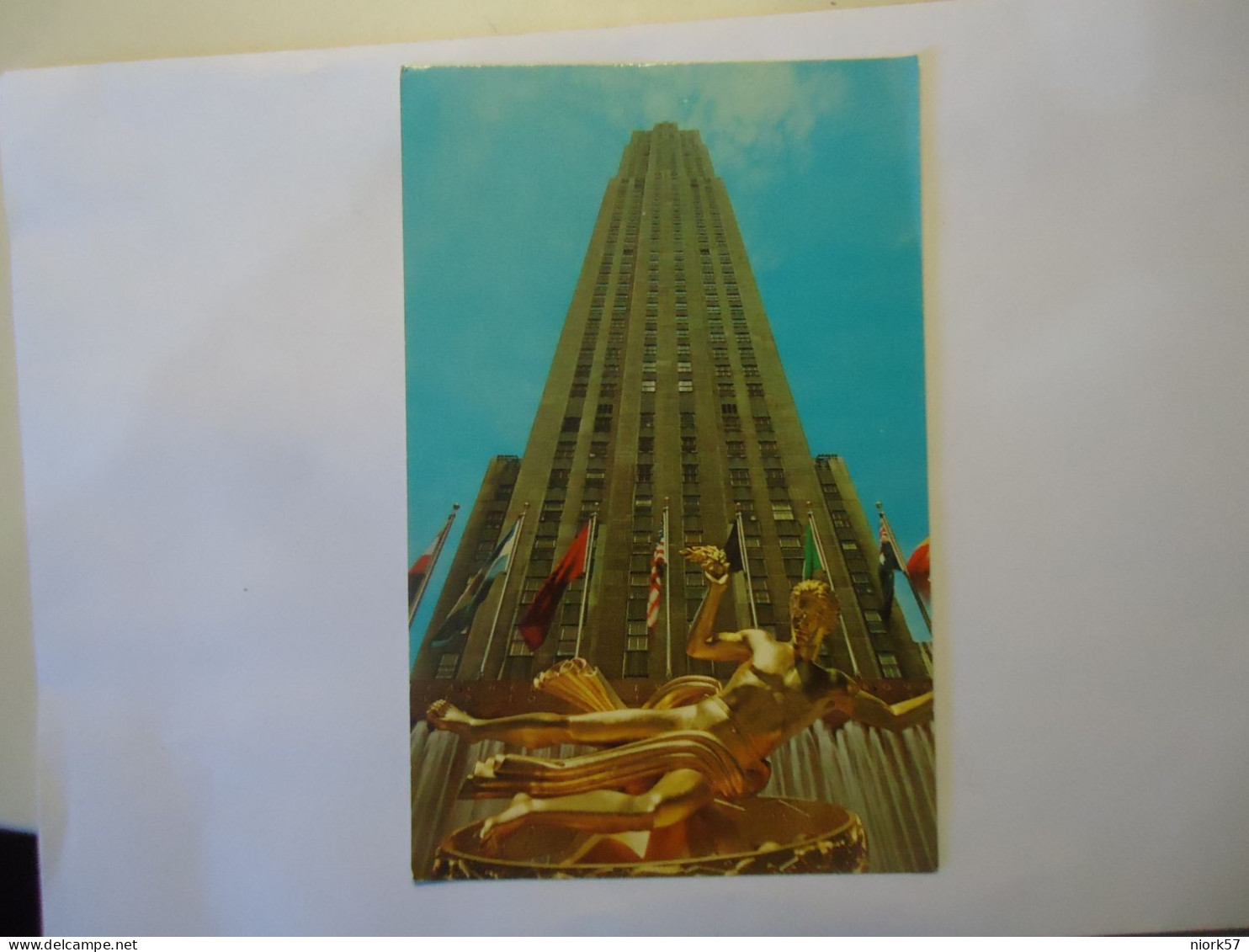 UNITED STATES    POSTCARDS  1973  NEW YORK  RCA BUILDING STATUE - Autres & Non Classés