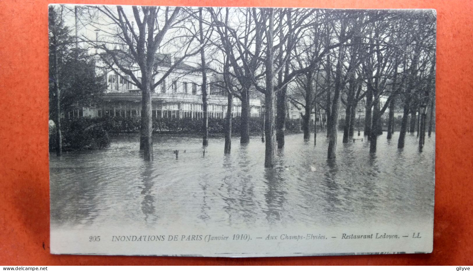 CPA (75) Inondations De Paris.1910. Aux Champs Elysés. Restaurant Ledoyen. (7A.832) - Inondations De 1910