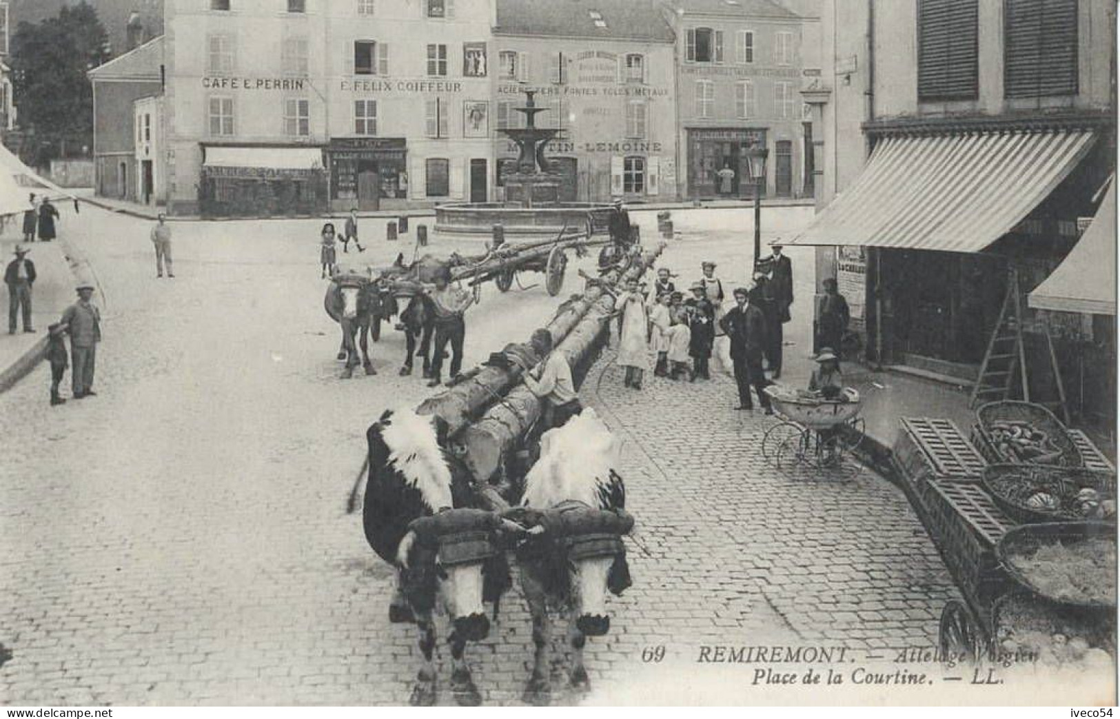 88 Remiremont  1915   " Attelage Vosgien  Place De La Courtine   " - Remiremont