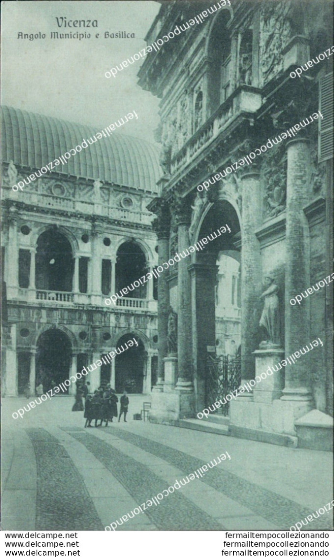 Bm26 Cartolina Vicenza Citta' Angolo Municipio E Basilica - Vicenza