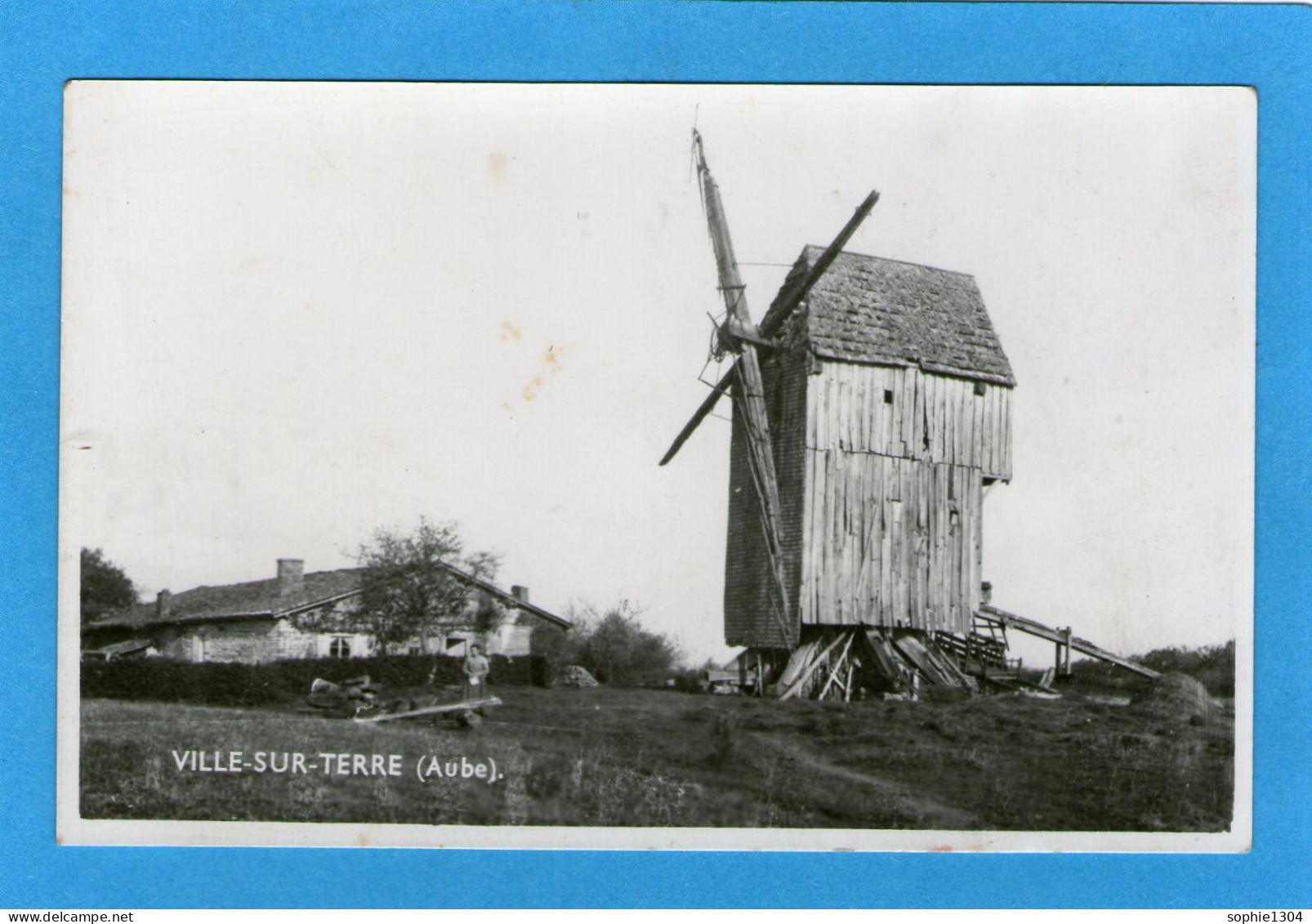 VILLE-SUR-TERRE - Moulin - Windmills