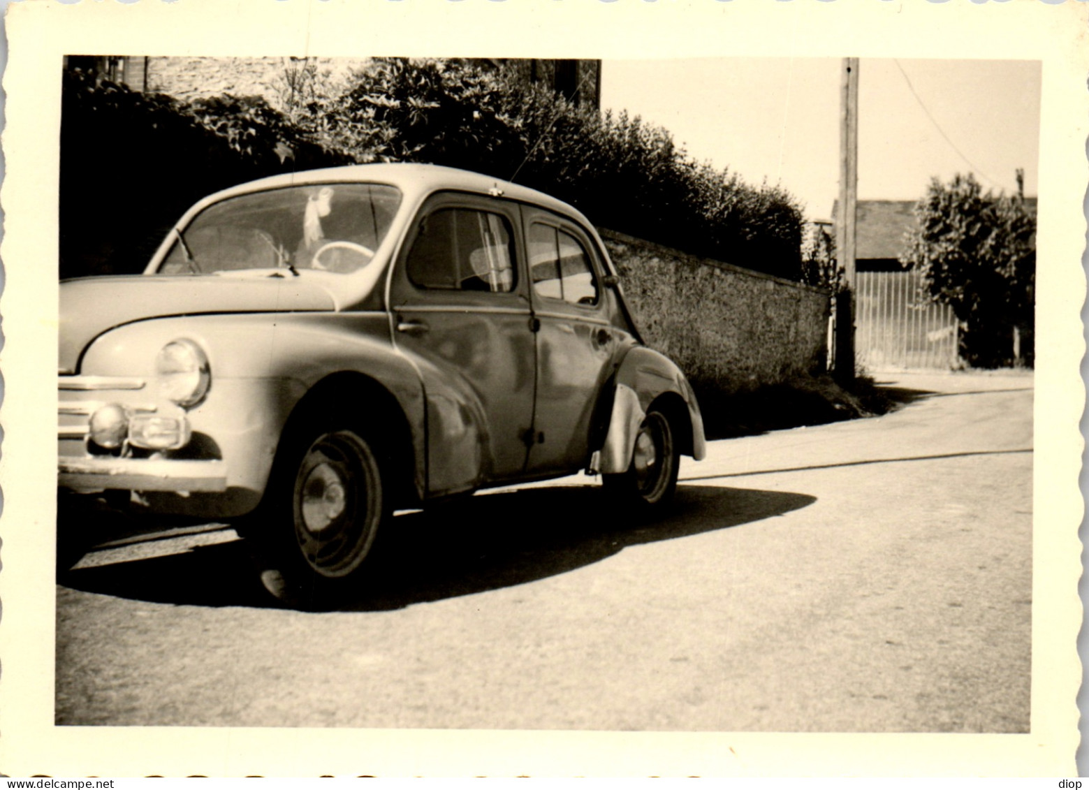 Photographie Photo Vintage Snapshot Amateur Automobile Voiture Auto 4 Chevaux  - Cars