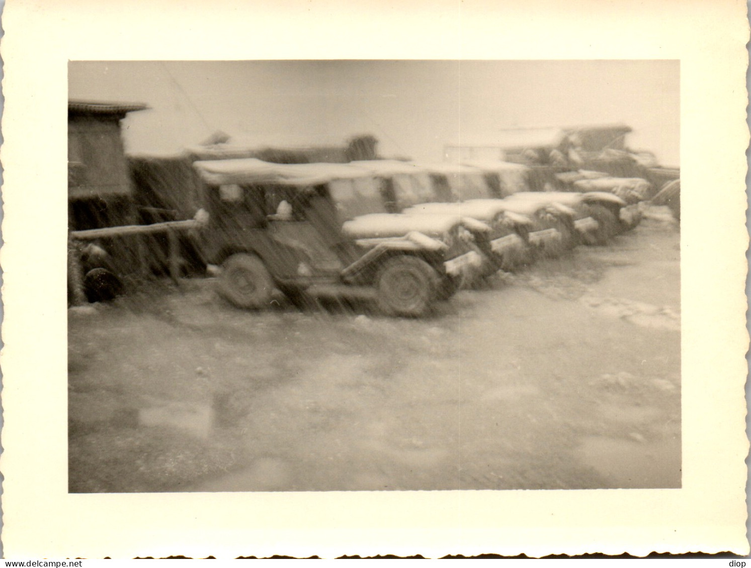 Photographie Photo Vintage Snapshot Amateur Voiture Militaire Jeep Neige  - Cars