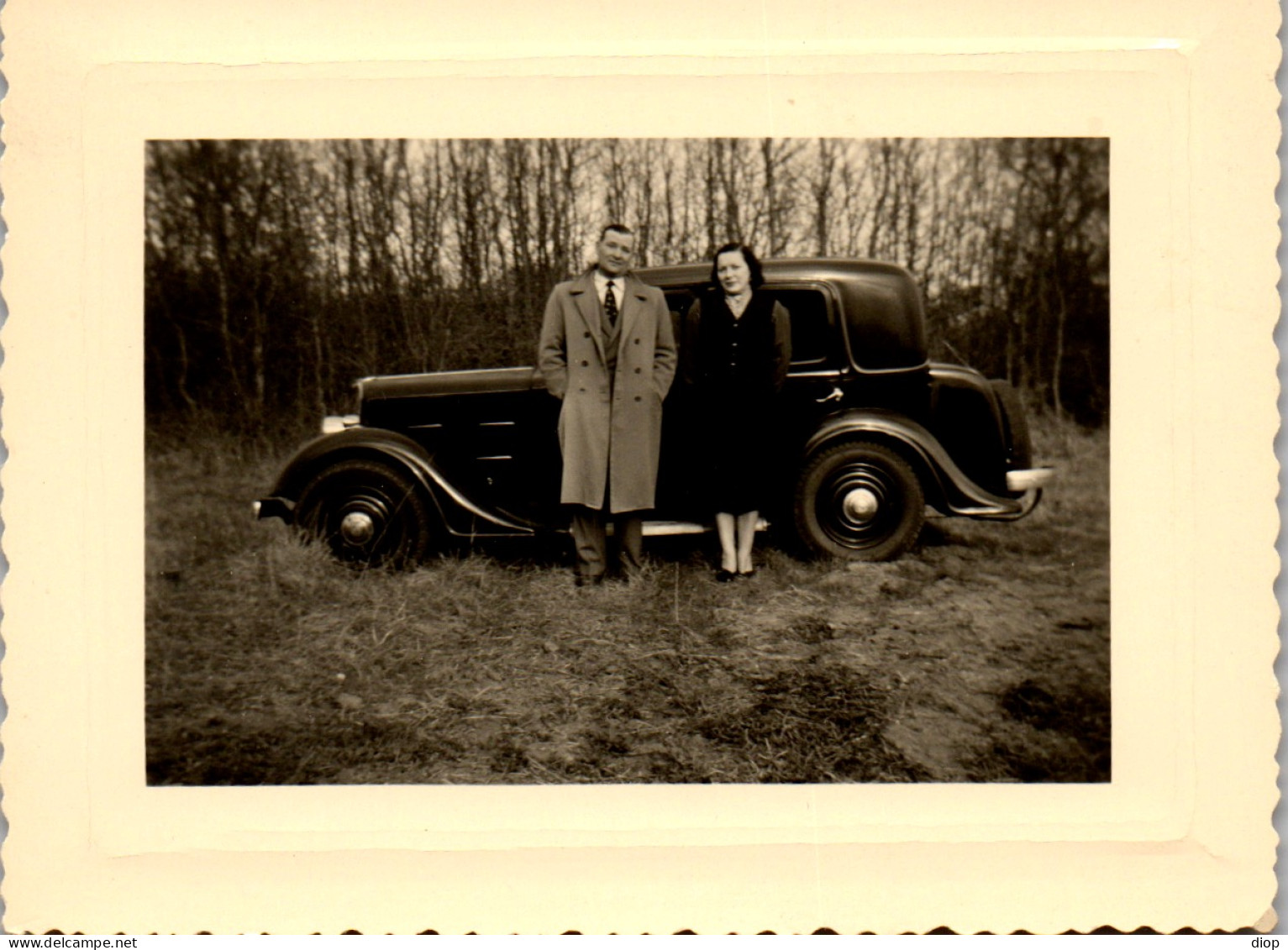 Photographie Photo Vintage Snapshot Amateur Automobile Voiture Auto Couple - Cars