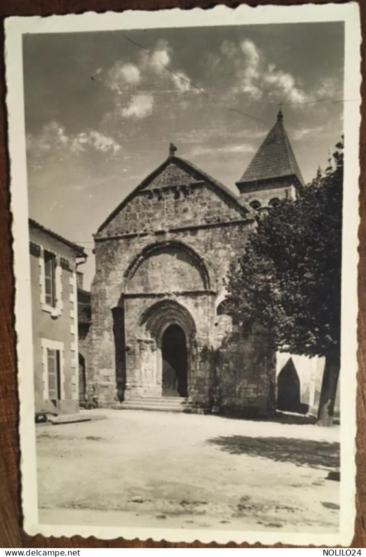 Cpsm 24 Dordogne, Saint Pierre De Cole, L'Eglise, Non écrite, éd Dussutour - Autres & Non Classés