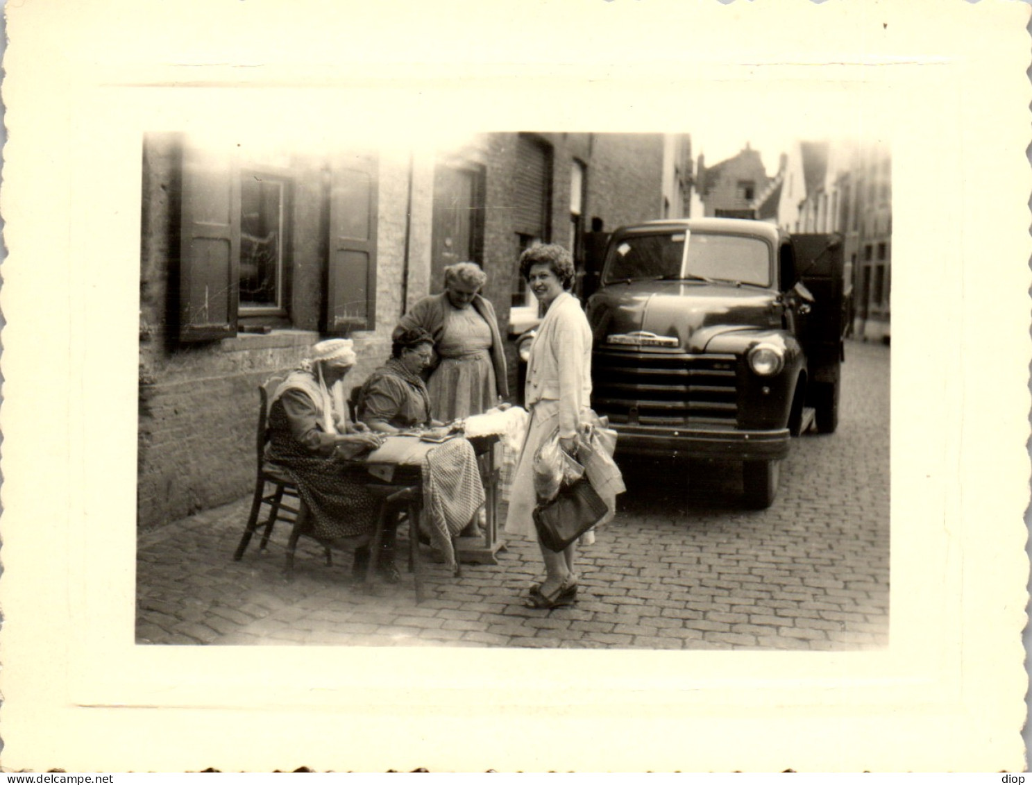 Photographie Photo Vintage Snapshot Amateur Automobile Bruges Camionnette  - Orte
