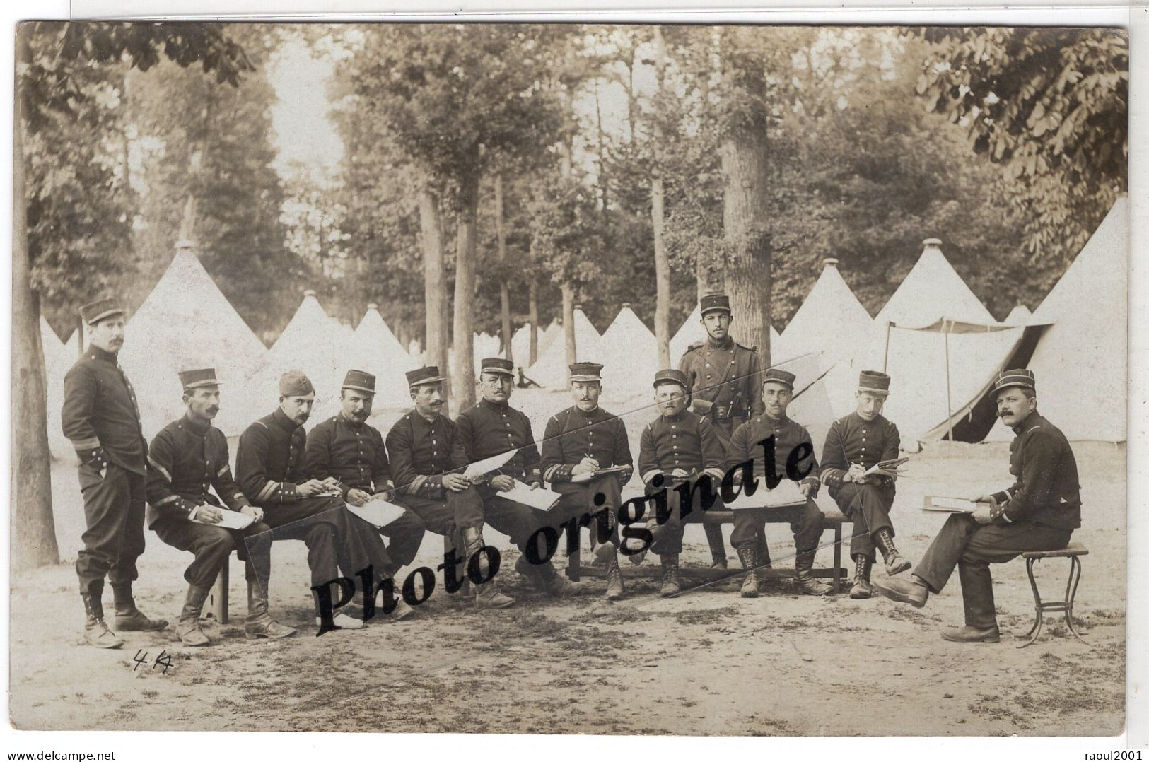 Carte Photo Originale - Militaires Soldats Poilus Armée Guerre 1914 1918 ? - Campement En Forêt Tentes - Guerre 1914-18