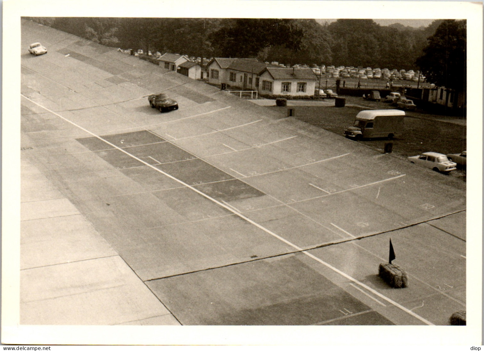 Photographie Photo Vintage Snapshot Amateur Voiture Course Circuit Automobile  - Automobile