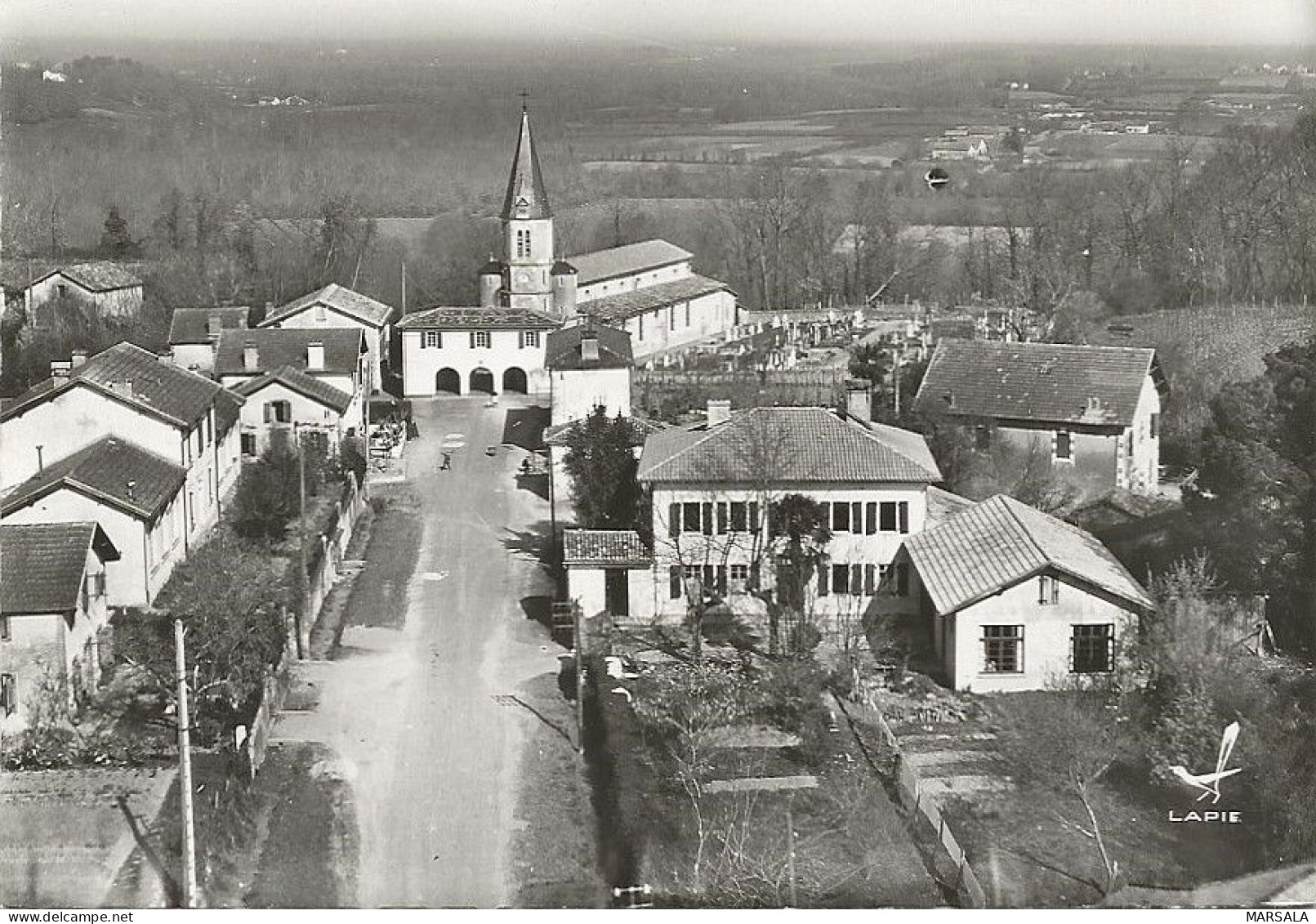 CPSM  Clermont  Avenue  De L'église - Autres & Non Classés