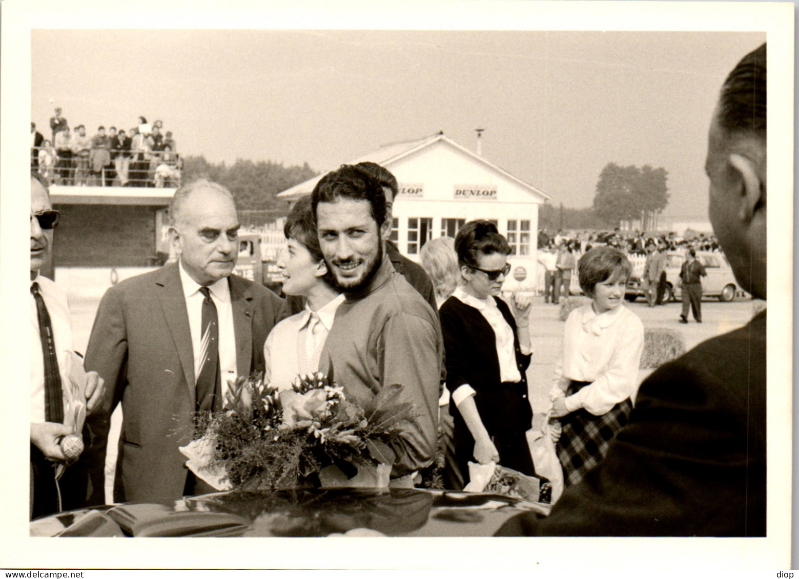 Photographie Photo Vintage Snapshot Amateur Voiture Course Circuit Automobile  - Deportes