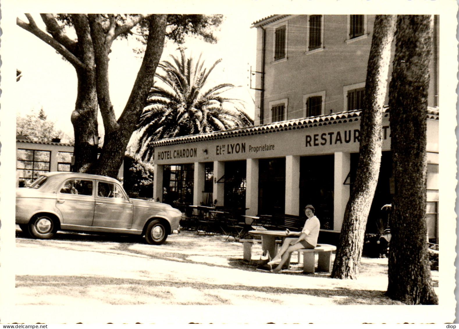 Photographie Photo Vintage Snapshot Amateur Automobile Voiture Sanary Sur Mer 83 - Lieux