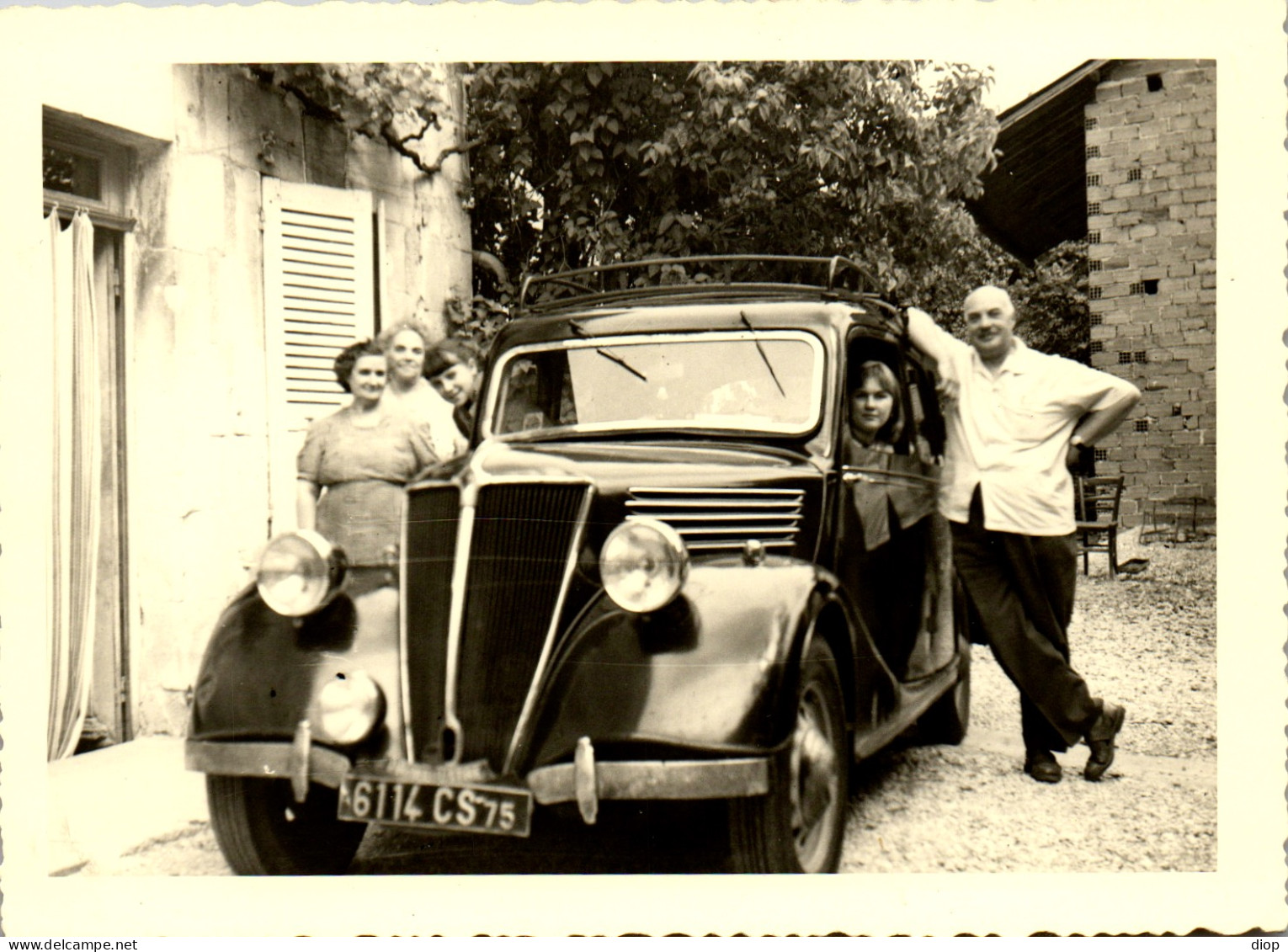 Photographie Photo Vintage Snapshot Amateur Automobile Voiture Vallon  Famille  - Automobile