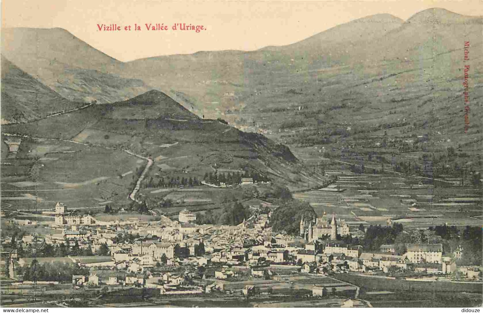 38 - Vizille - Vue Générale Et La Vallée D'Uriage - CPA - Voir Scans Recto-Verso - Vizille