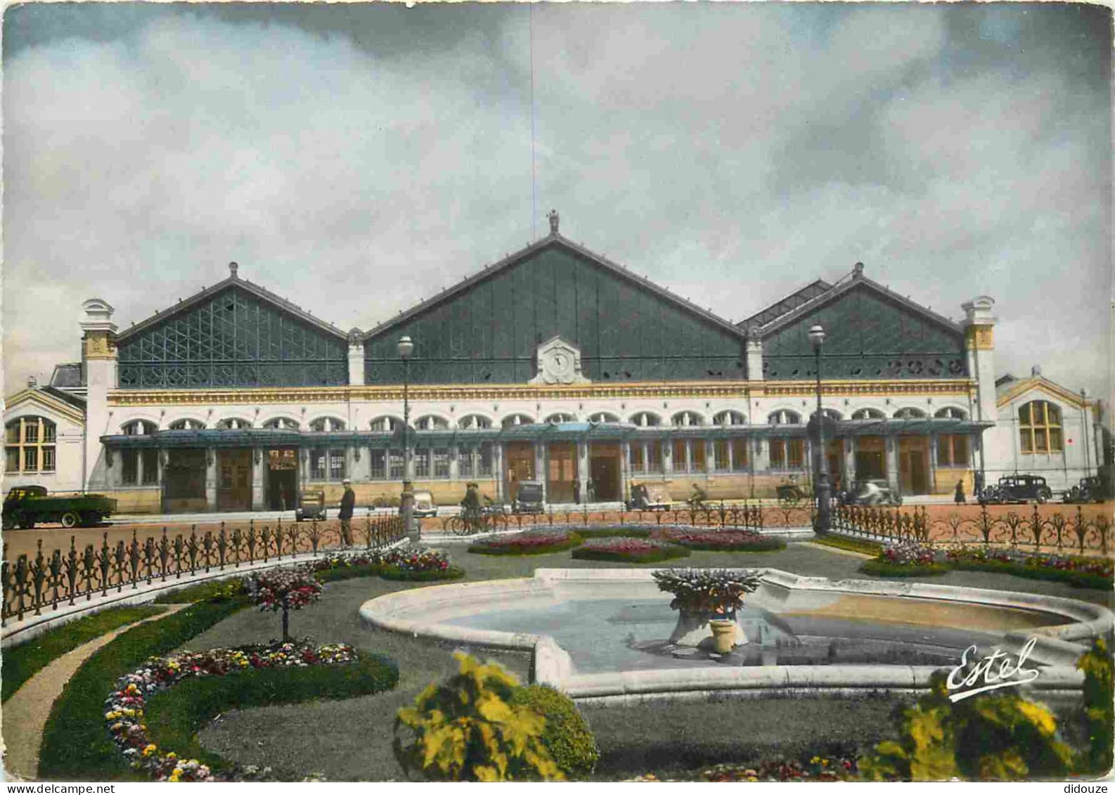 Trains - Gares Sans Trains - Orléans - La Gare Et La Place Albert 1er - Mention Photographie Véritable - Carte Dentelée  - Bahnhöfe Ohne Züge