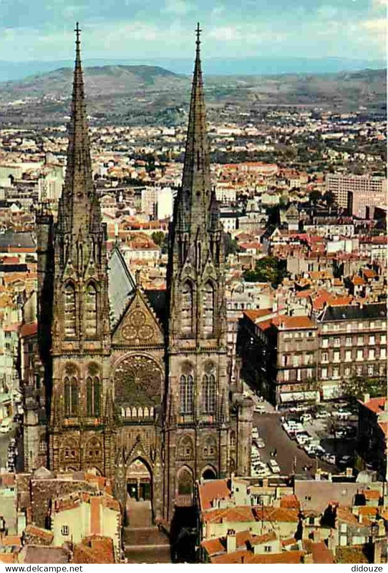 63 - Clermont Ferrand - Vue Aérienne - La Cathédrale - CPM - Voir Scans Recto-Verso - Clermont Ferrand