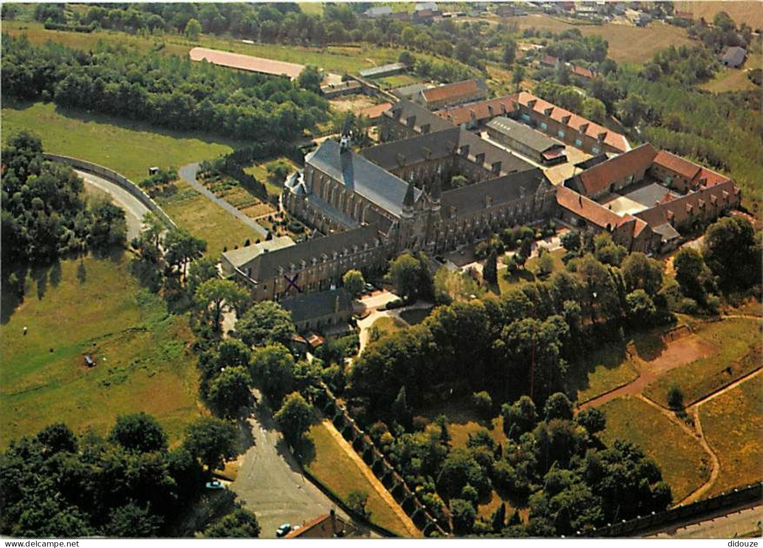 59 - Godewaersvelde - Abbaye Du Mont Des Cats - Vue Aérienne - CPM - Voir Scans Recto-Verso - Autres & Non Classés