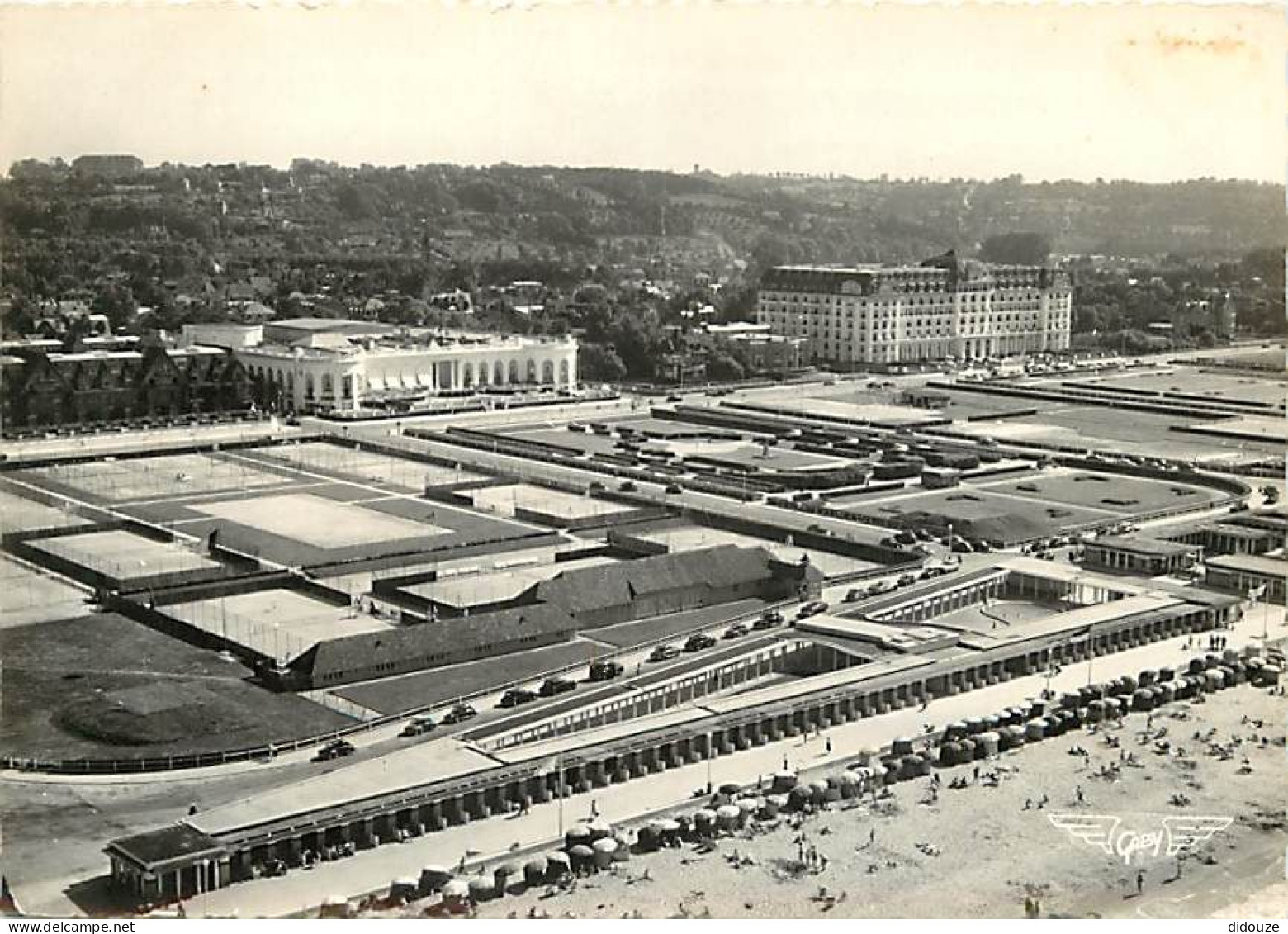 14 - Deauville - Le Casino Et L'Hôte! Royal - Vue Aérienne - CPSM Grand Format - CPM - Voir Scans Recto-Verso - Deauville