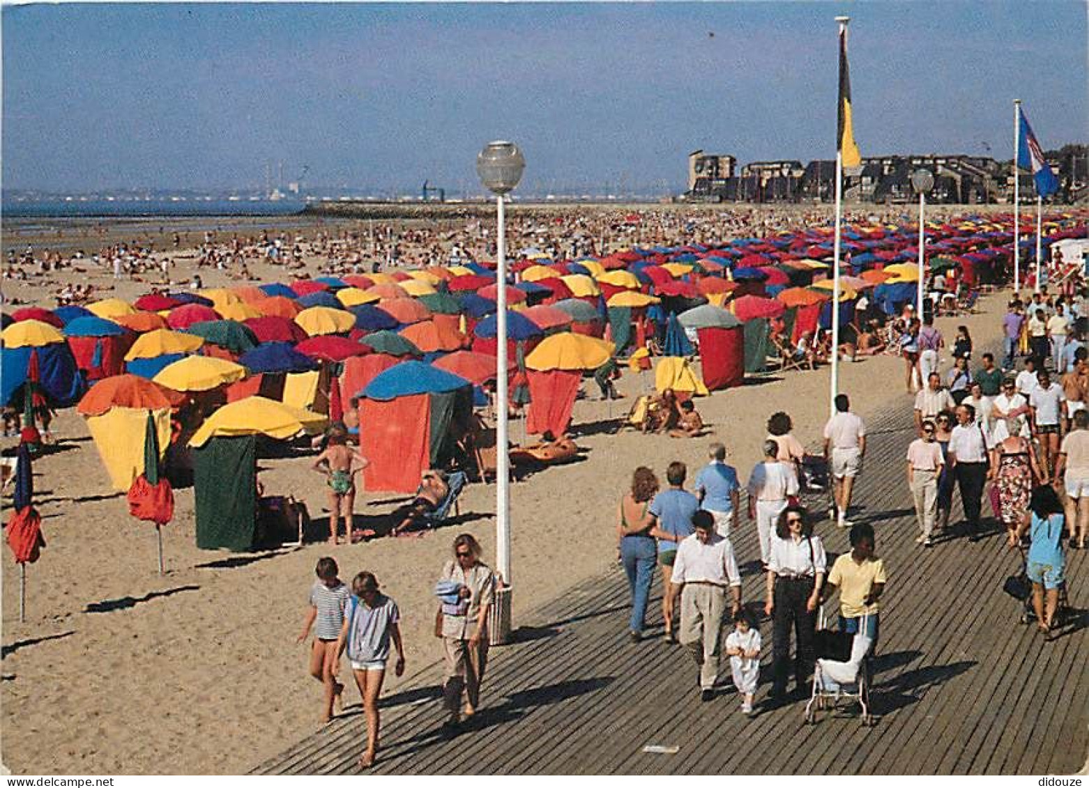 14 - Deauville - Les Planches - La Plage - CPM - Voir Scans Recto-Verso - Deauville