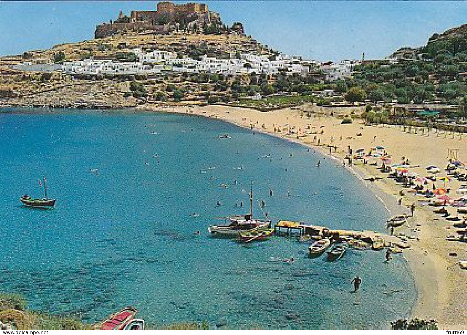 AK 211611 GREECE - Rhodes - The Shore Of Lindos With The Acropolis - Griechenland